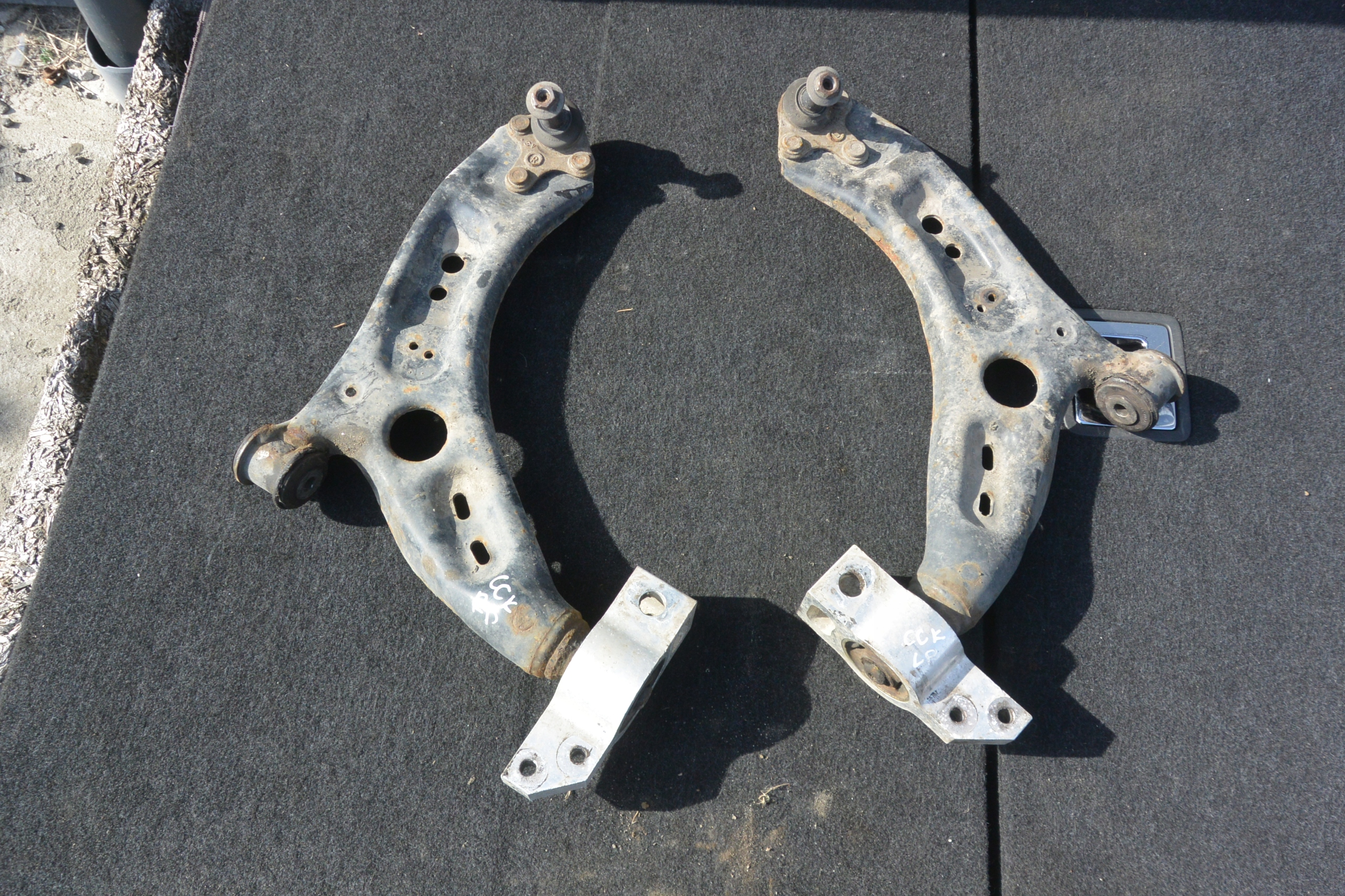 arm lower front right left VW PASSAT CC B7