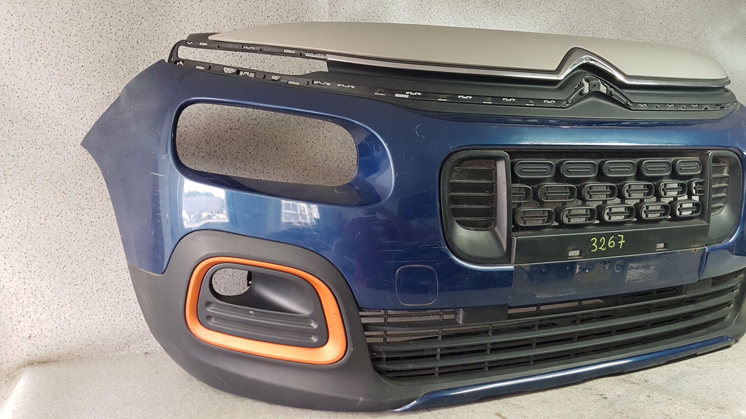 CITROEN BERLINGO IV 2018 - nárazník předek 3267
