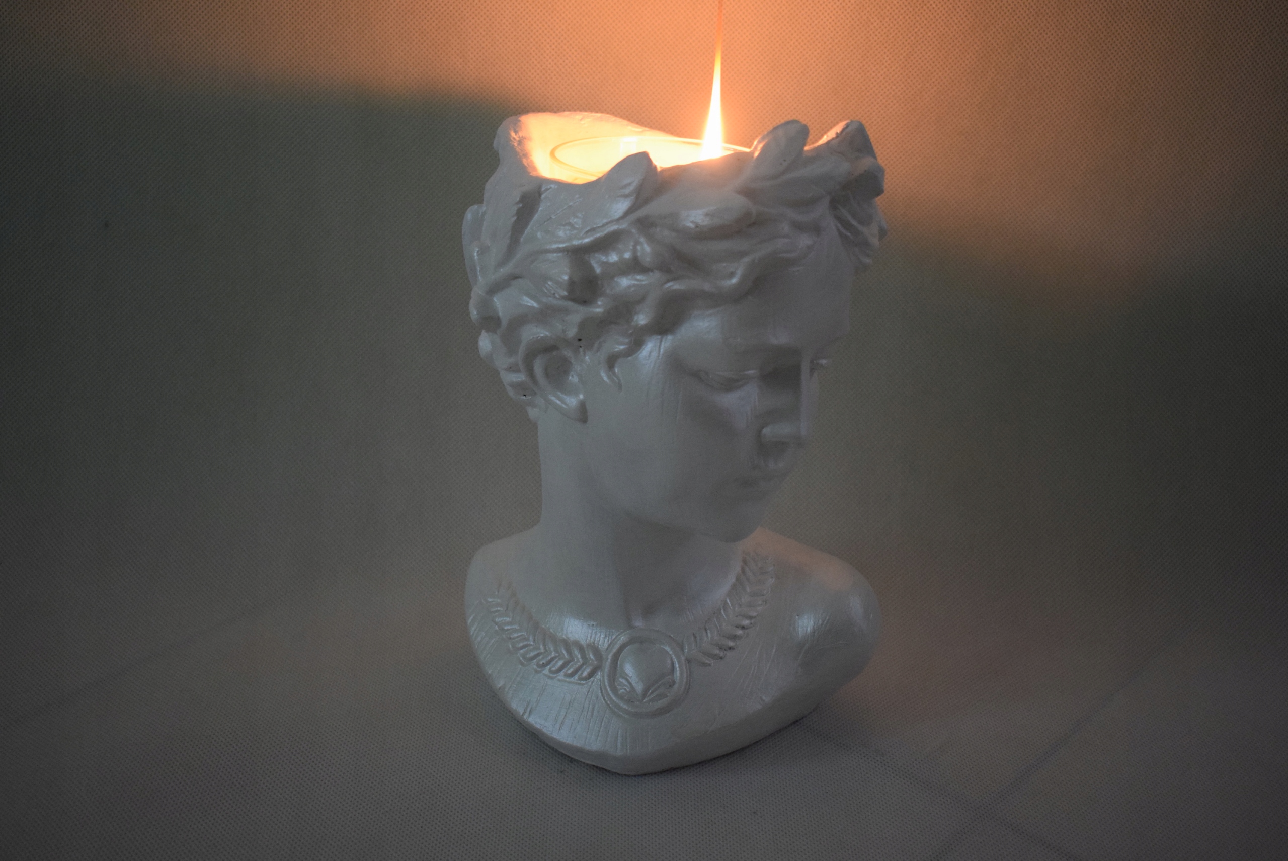 Starožitná žena -olejová lampa.