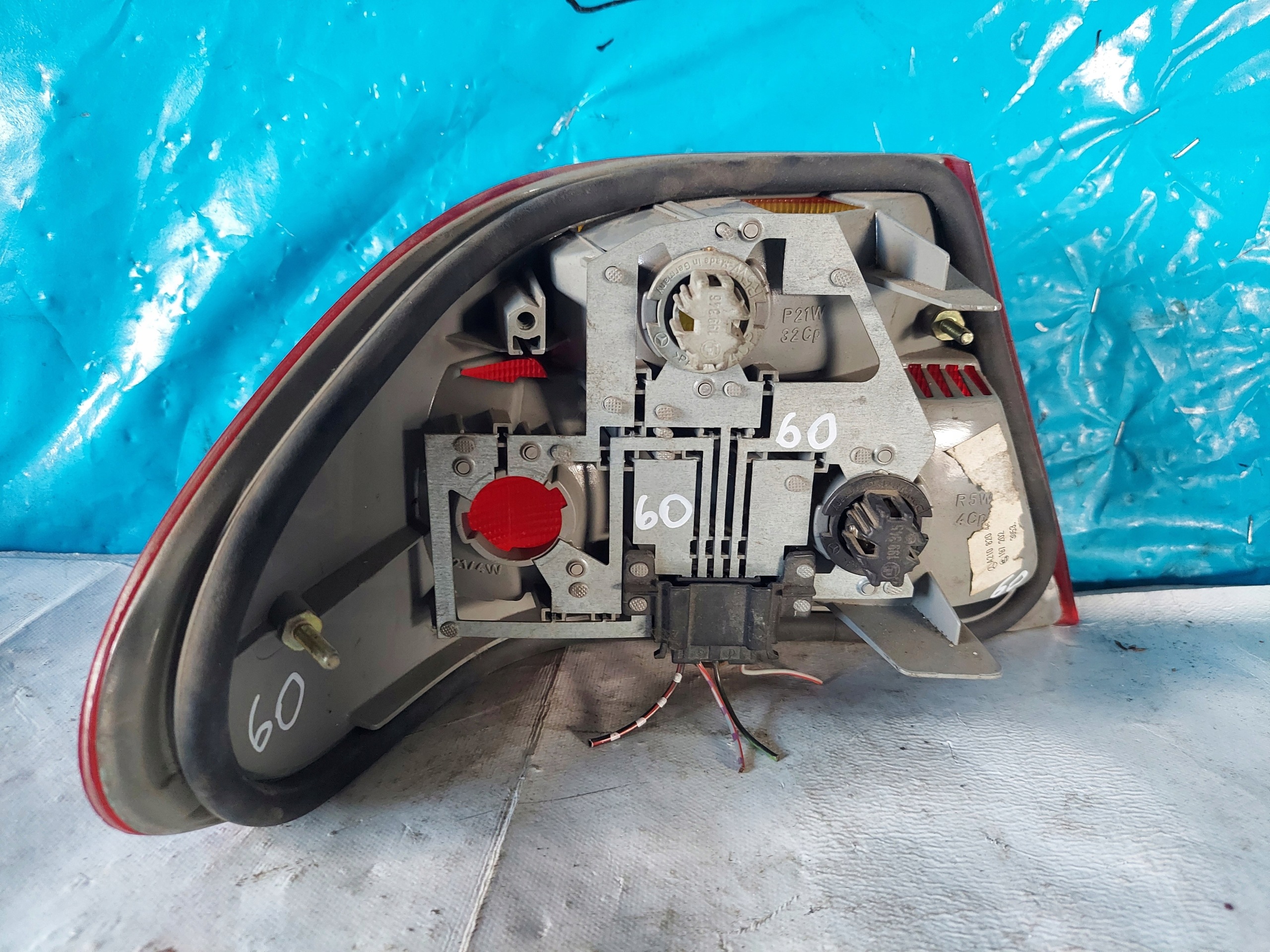 light MERCEDES W210 sedan A21082044 right rear part