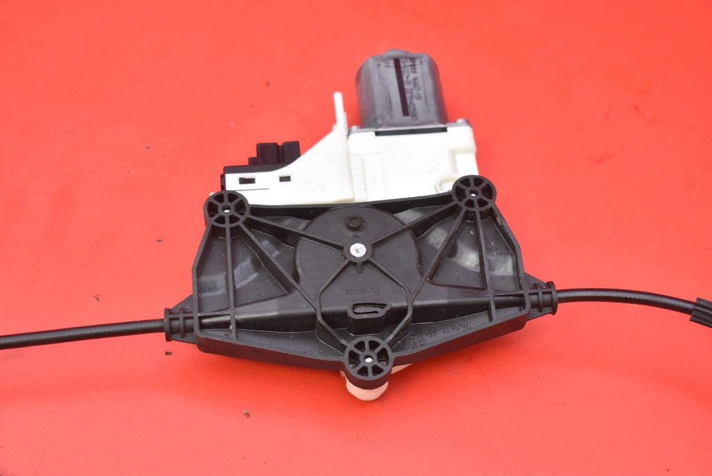 window regulator right rear part 8K0959812 AUDI A4 B8 KOMBI 07-11