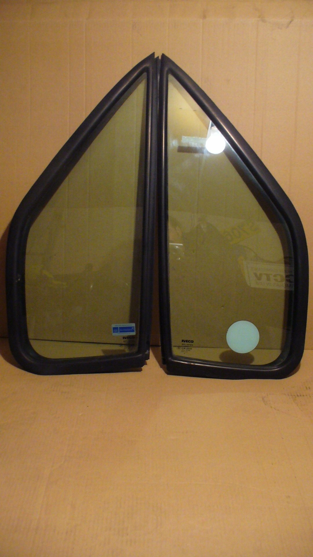 IVECO DAILY III 99- SZYBA BOCZNA DRZWI TRÓJKĄT