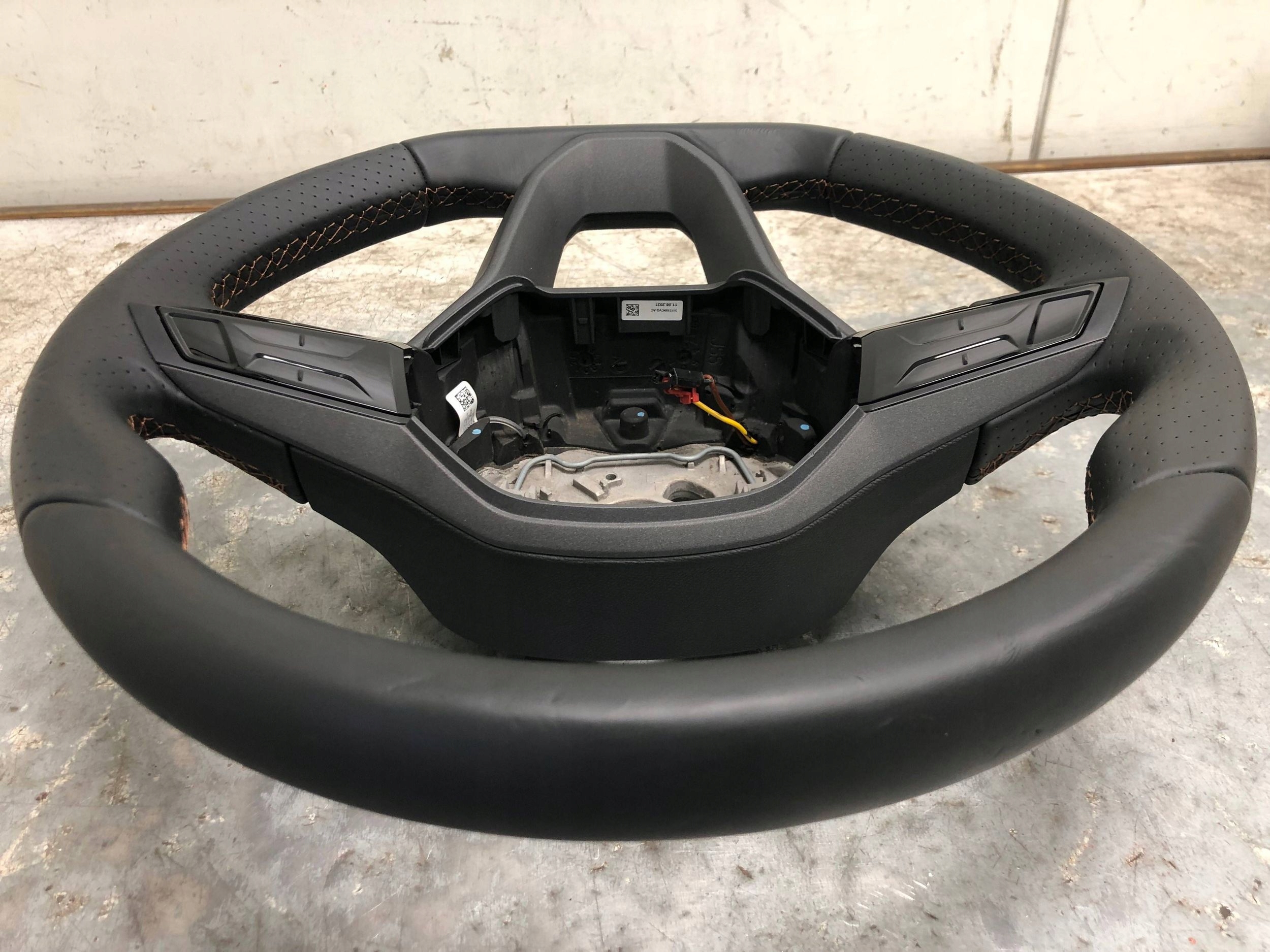 steering wheel, leather MULTIFUNKCJA DOTYKOWA CUPRA BORN 10E419091R