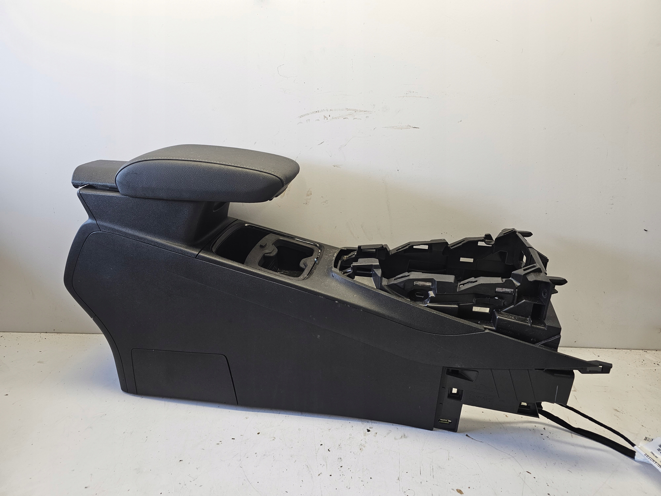OPEL GRANDLAND X TUNEL central armrest original