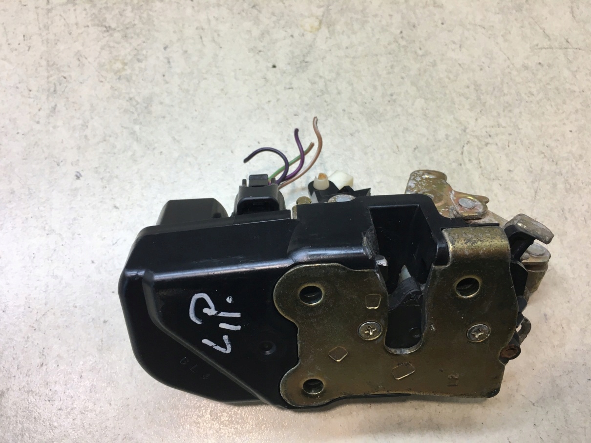 lock door left front VOYAGER IV 4 PIN