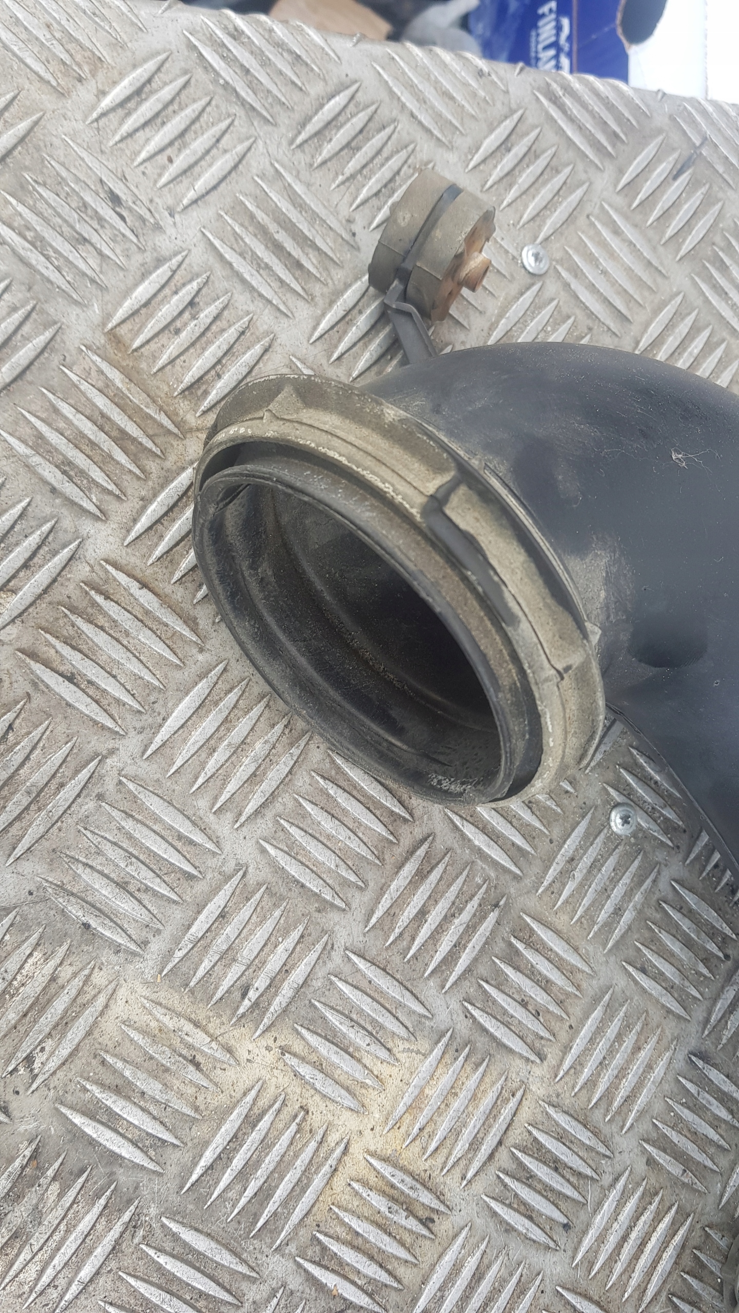 BMW E39 air hose pipe DOLOTOWA 2.5 1437630