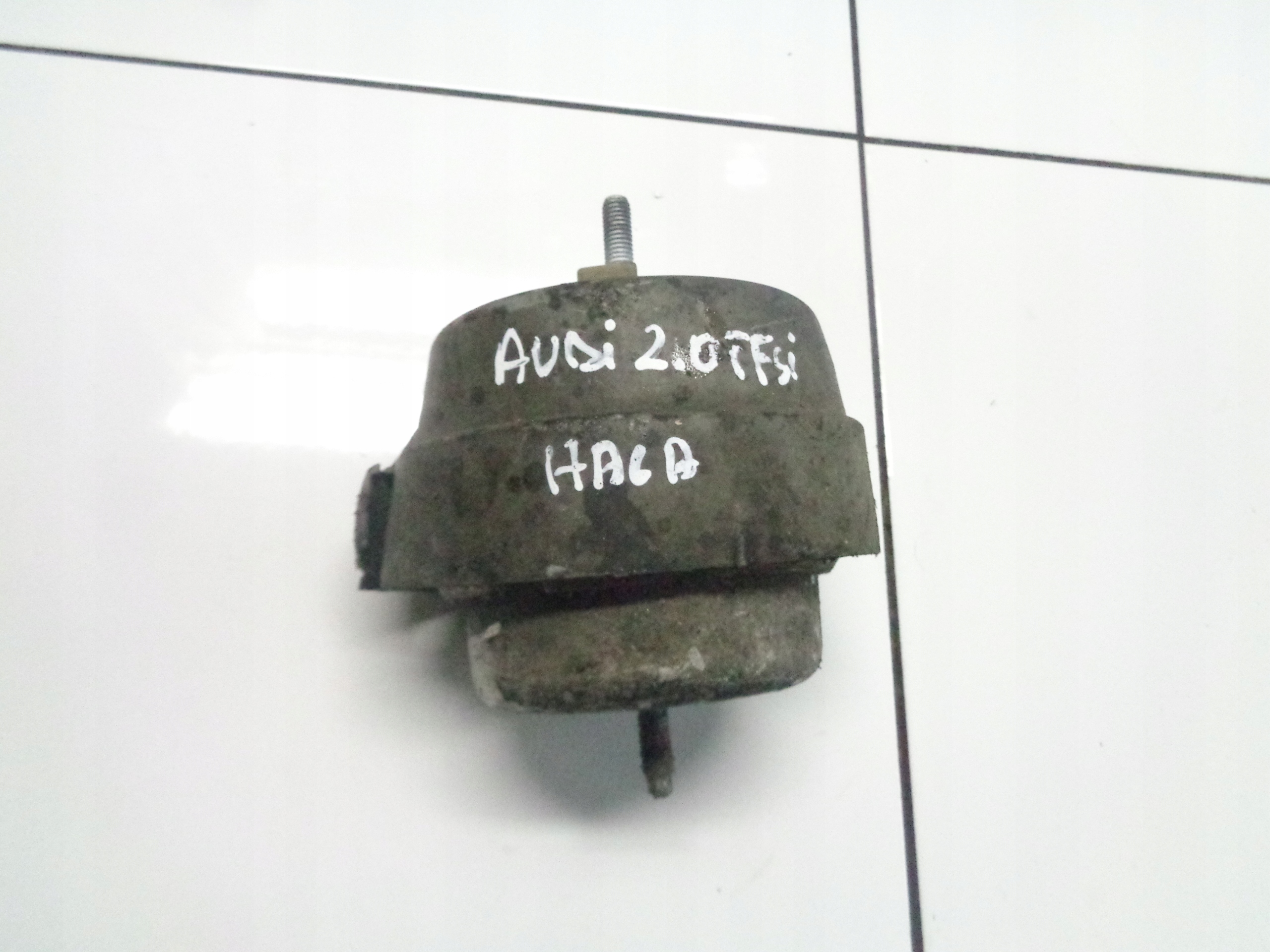 AUDI A4 B7 2.0TFSI engine mount 8E0199379AA