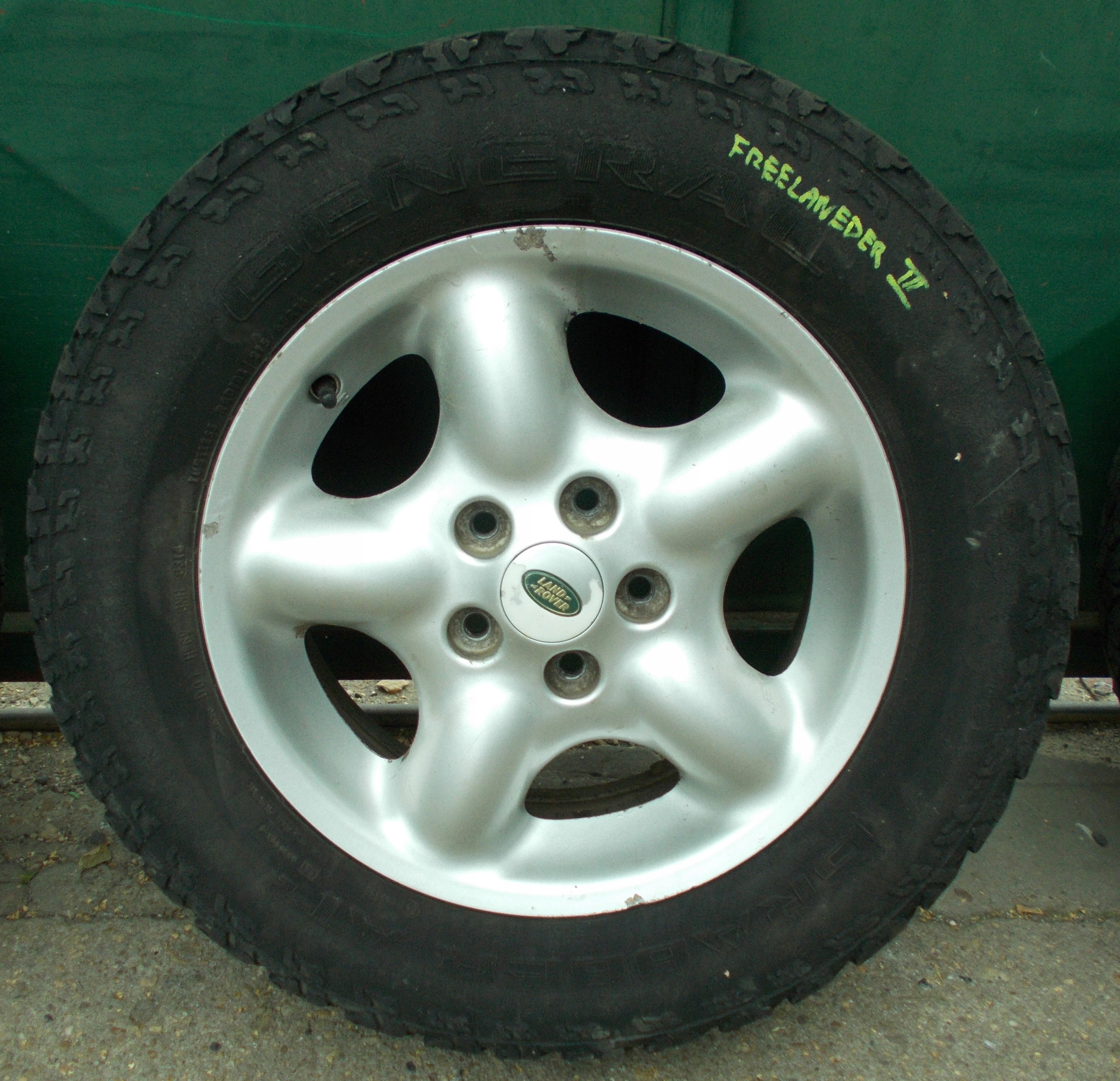 FREELANDER I KOŁA FELGI OPONY TERENOWE 215/65/16 Szerokość opony 215 mm