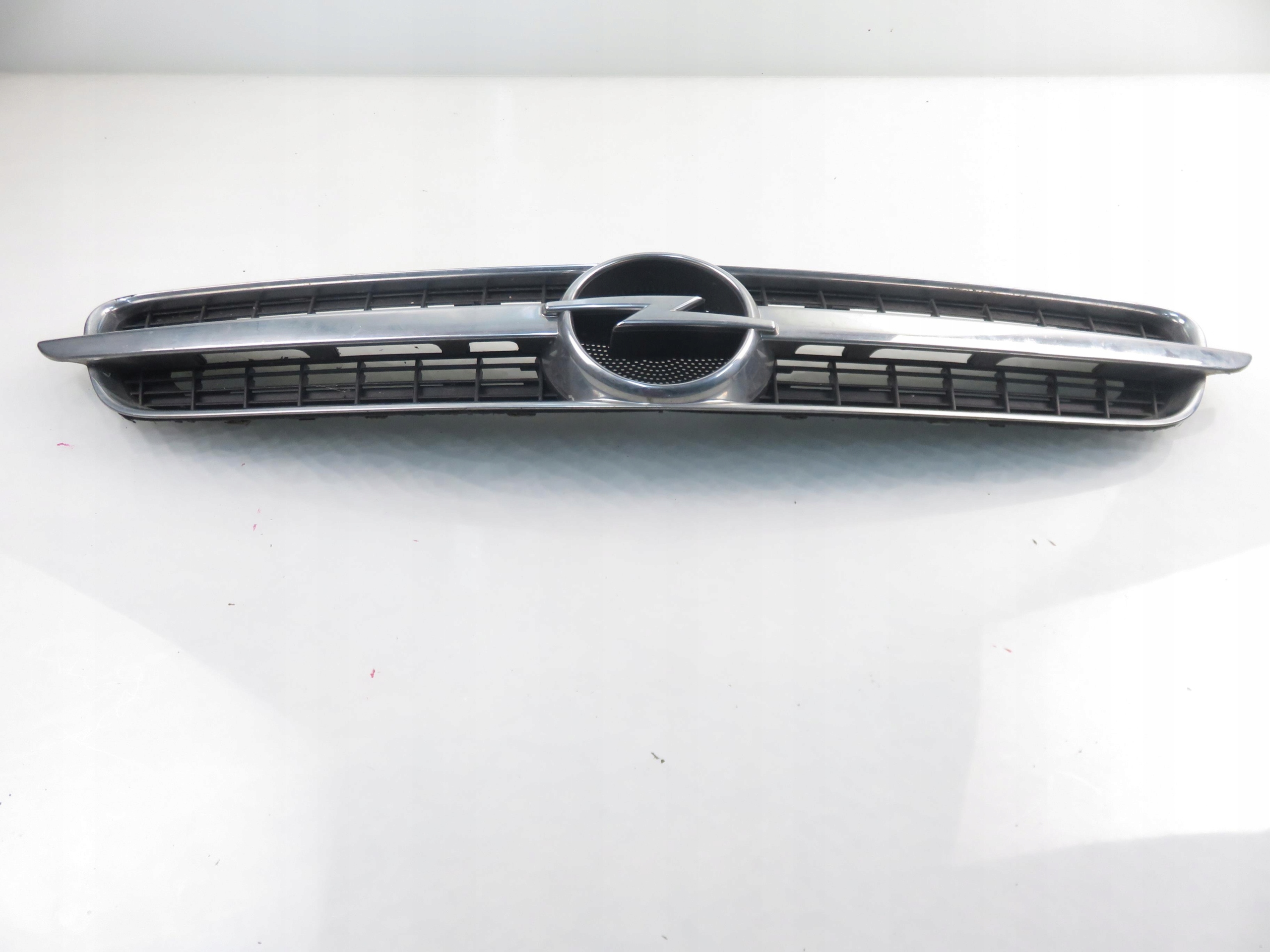 opel oe 13103966 решетка радиатора