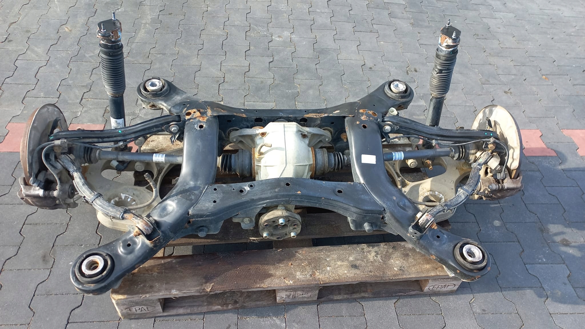 TYLNE ZAWIESZENIE MOST MERCEDES ML W166 3,0CDI 350