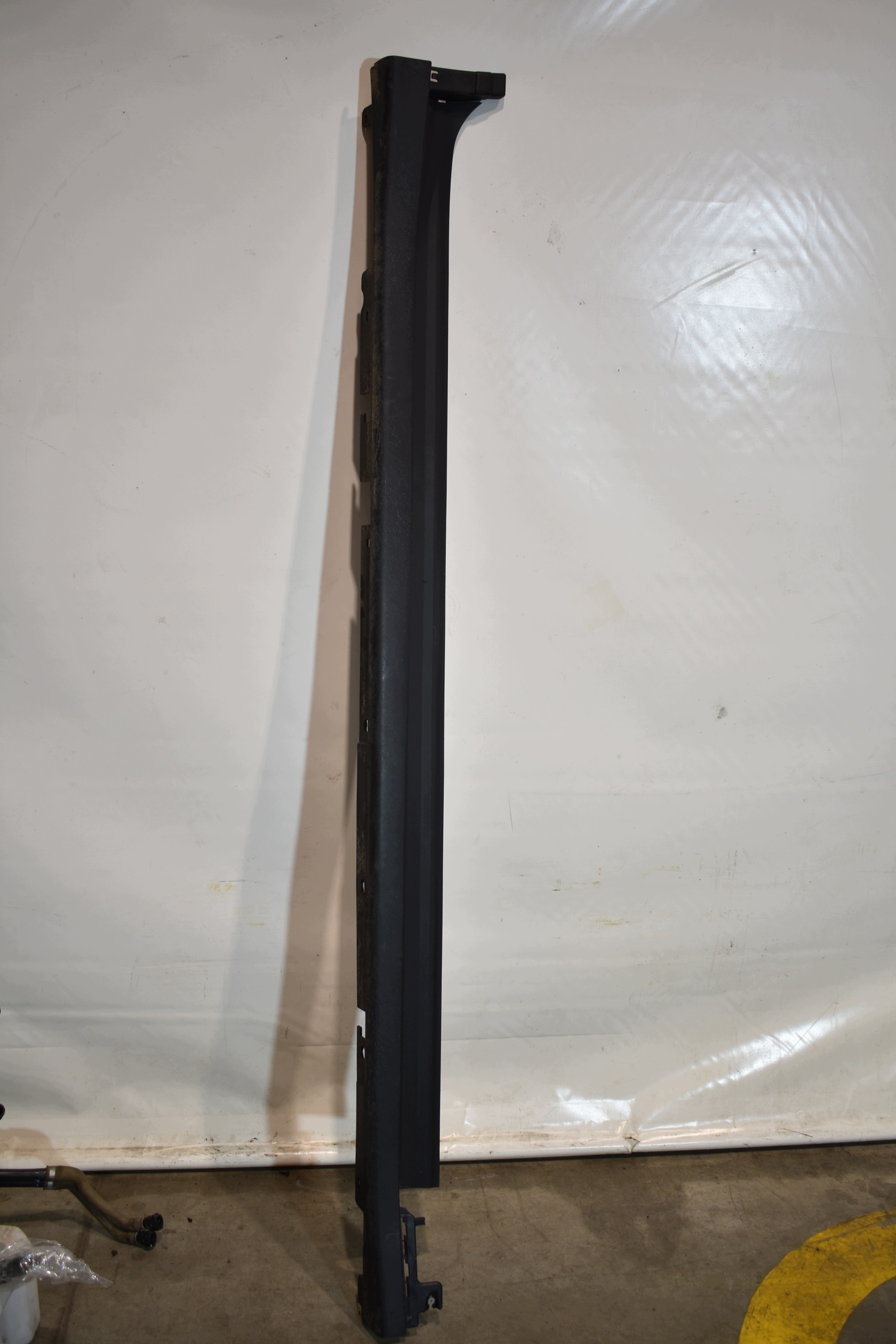 perfect condition moulding cap threshold right BMW G01 G02 1