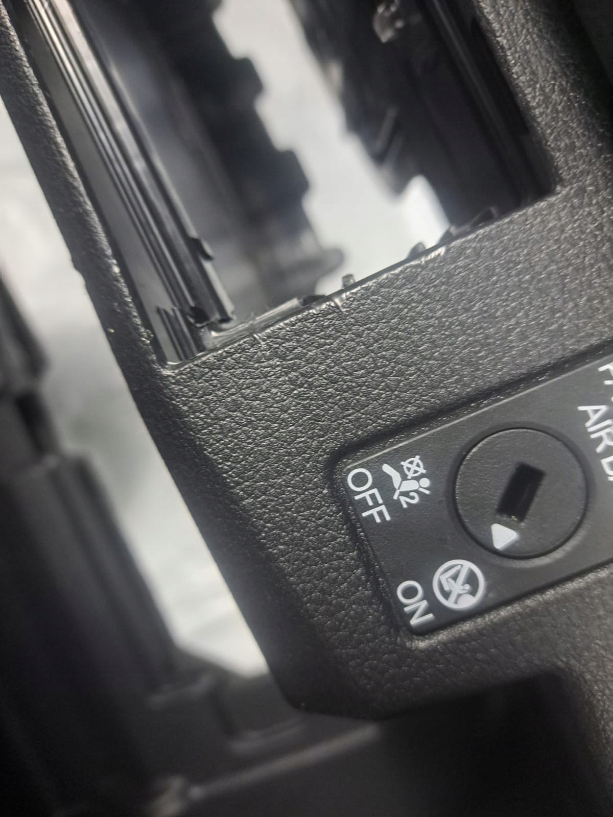 бардачок консоли Audi SQ2 81B857035A