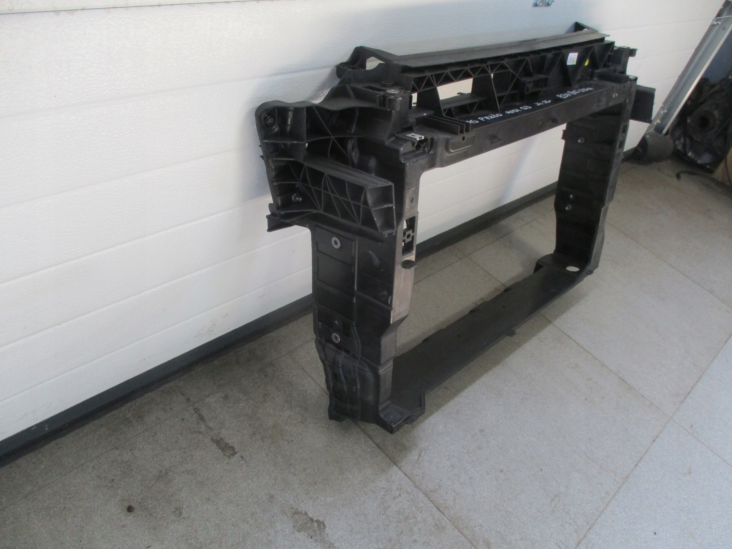 front body wall front pillar Audi Q3 24r- 83H805594A