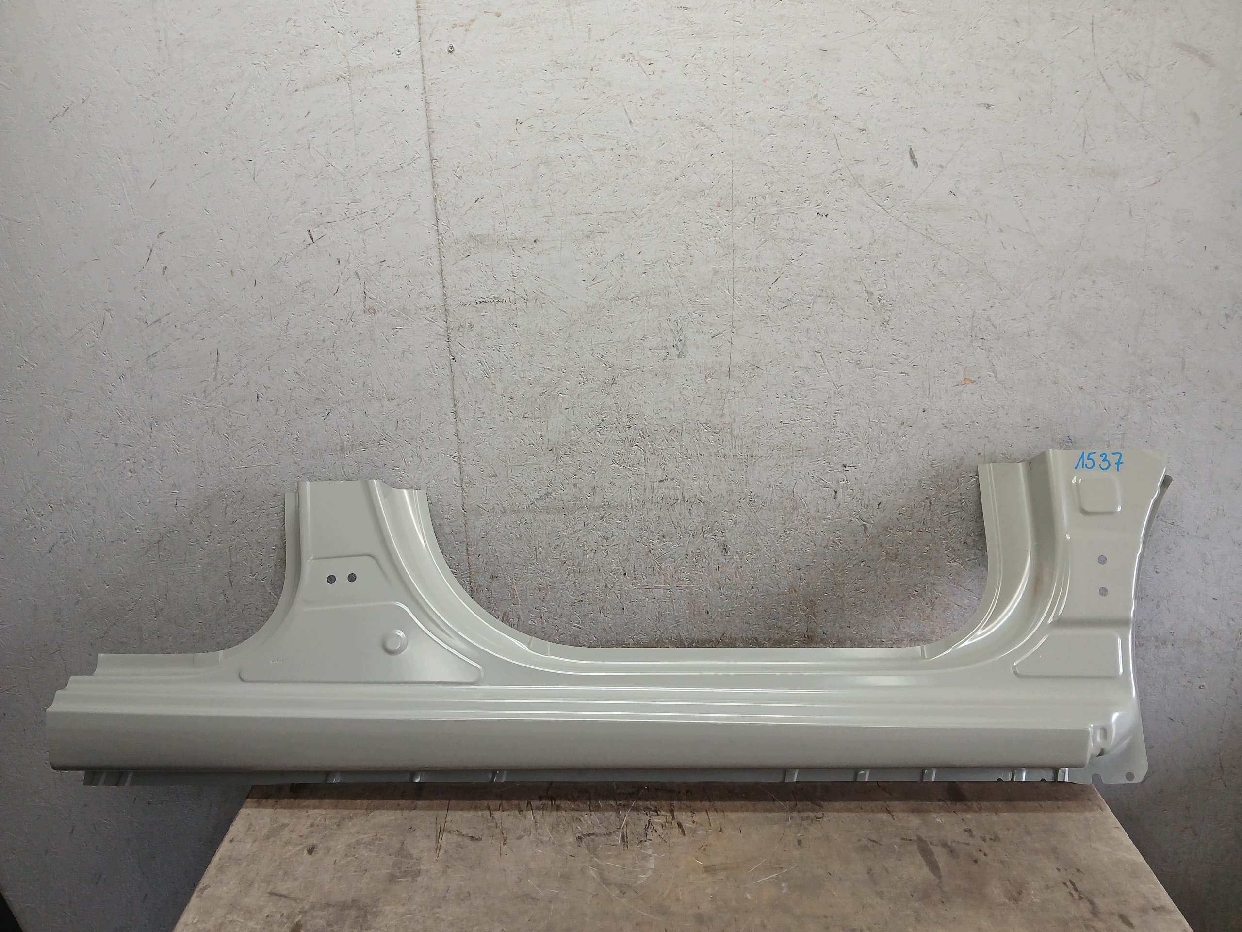 threshold right front KIA NIRO II 2