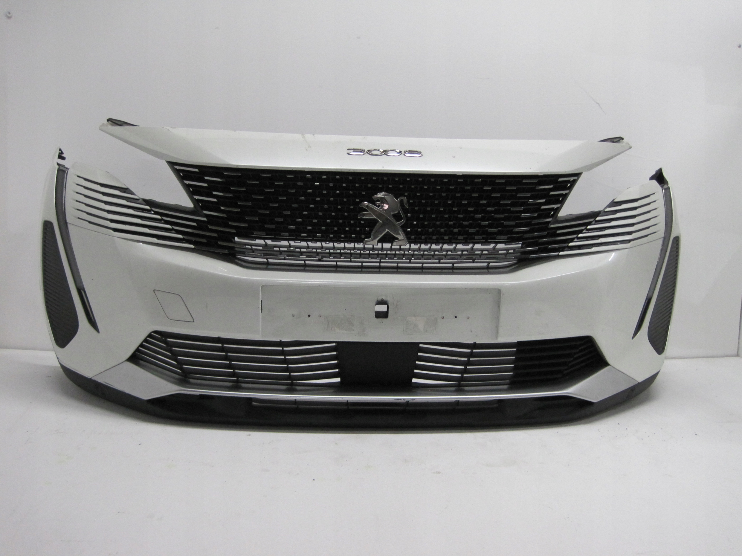 bumper front PEUGEOT 3008 22R 6 PDC front
