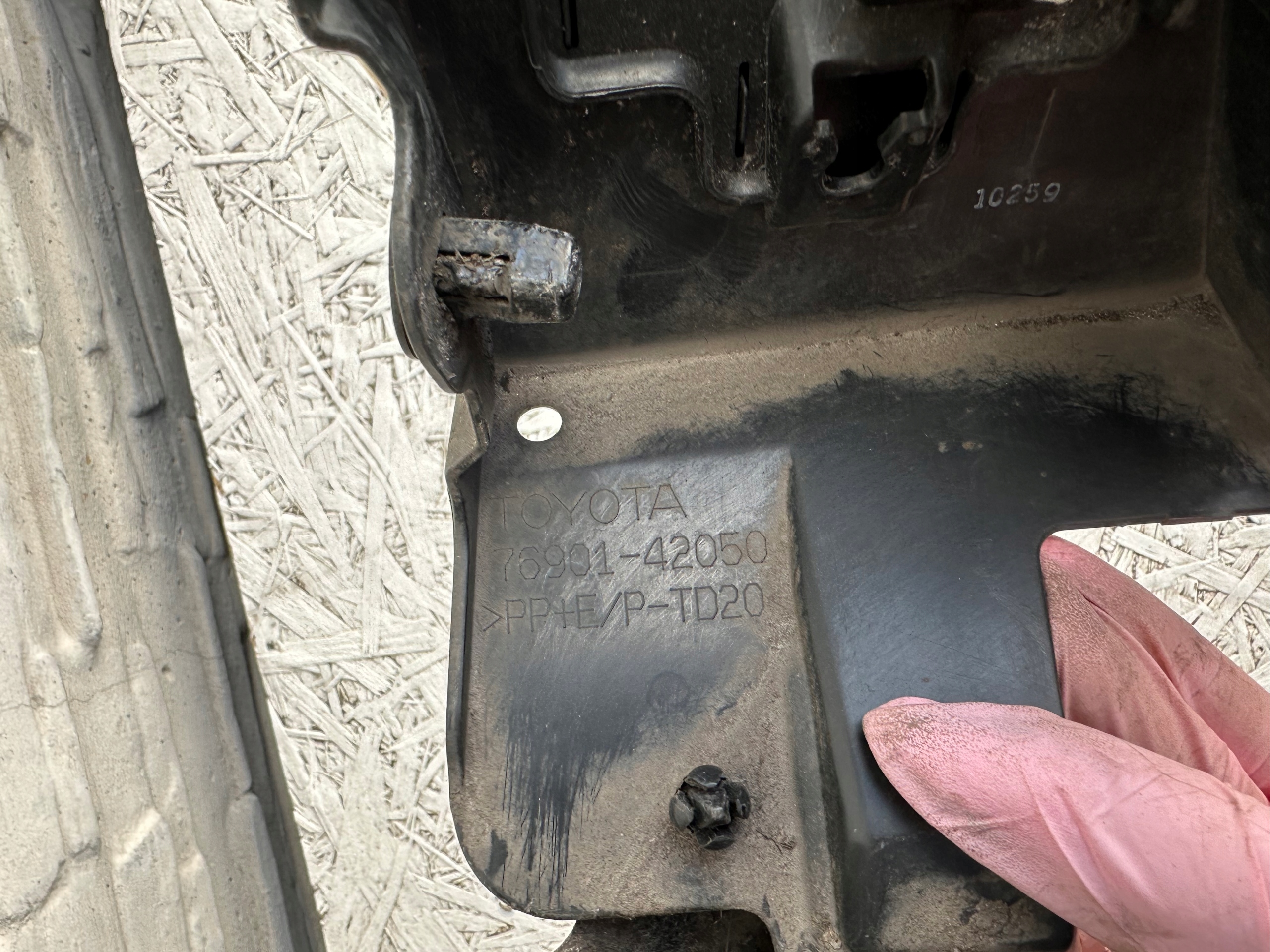 RAV4 V NADKOLE PRAWE PRZEDNIE 53875-42090 Typ samochodu Samochody osobowe