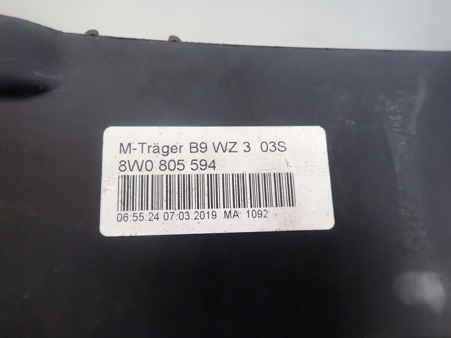 SCHLOSSTRÄGER AUDI A4 B9 2015- 8W0805594