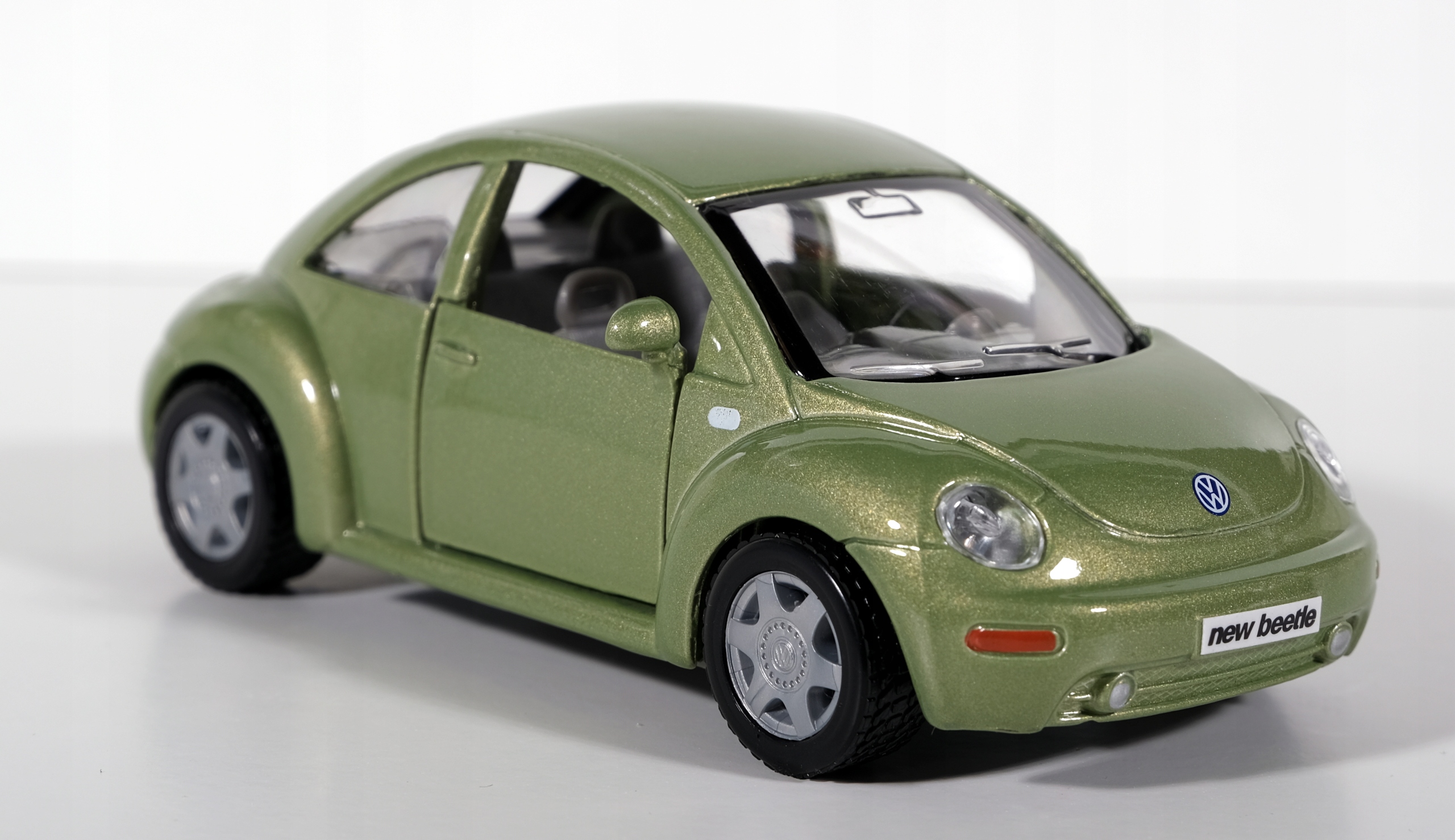 

Maisto Power Racer Volkswagen Beetle