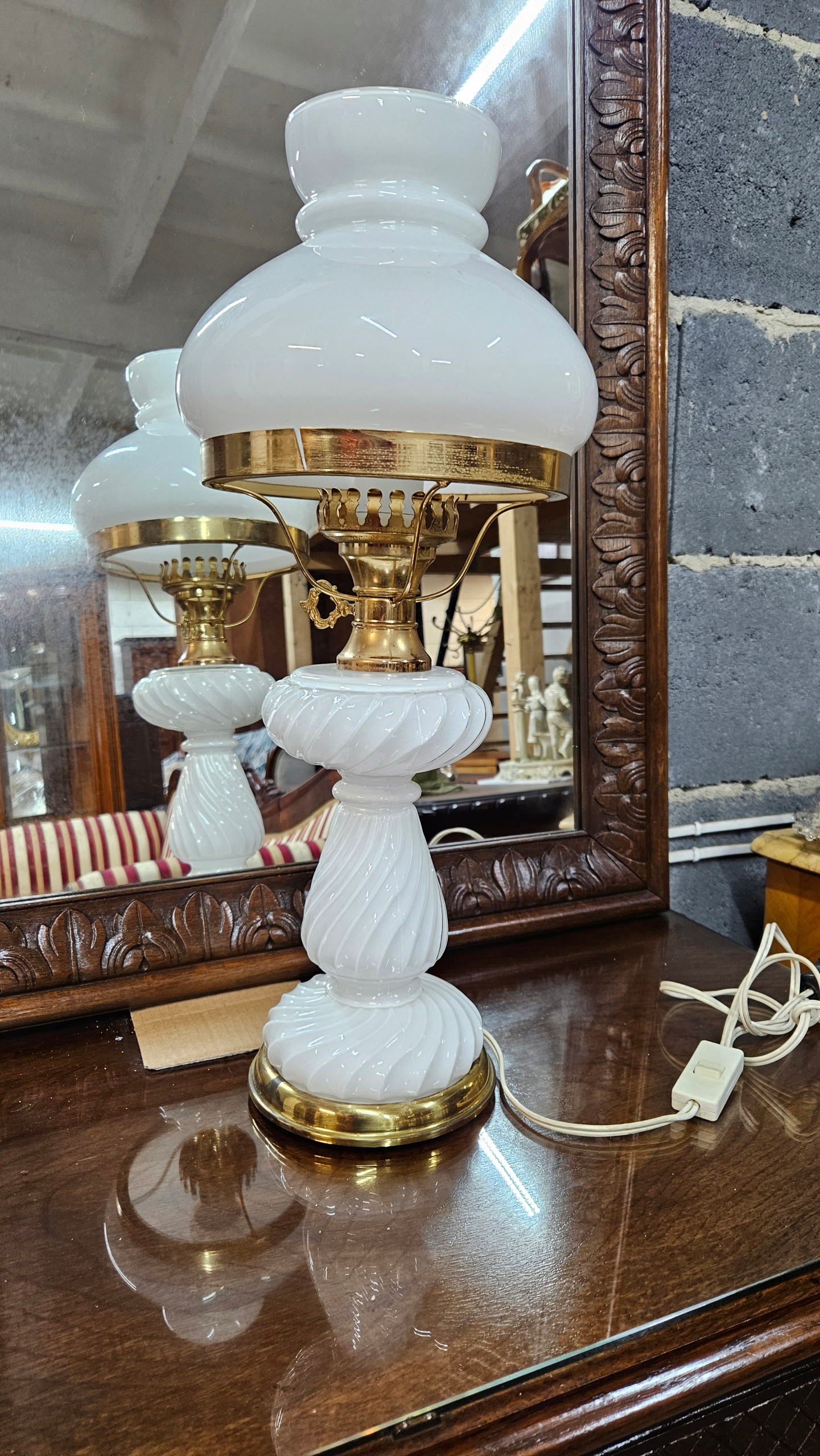 Stara Ładna Lampa Stojąca