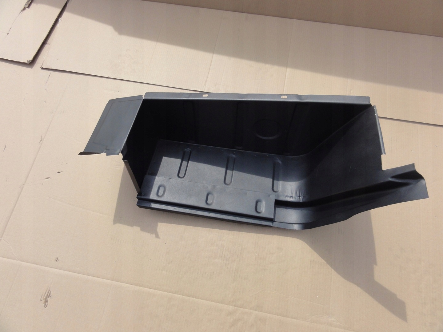 STOPIEŃ PRZEDNI PRÓG PRAWY MERCEDES BUS T1 KACZKA 77-95 R