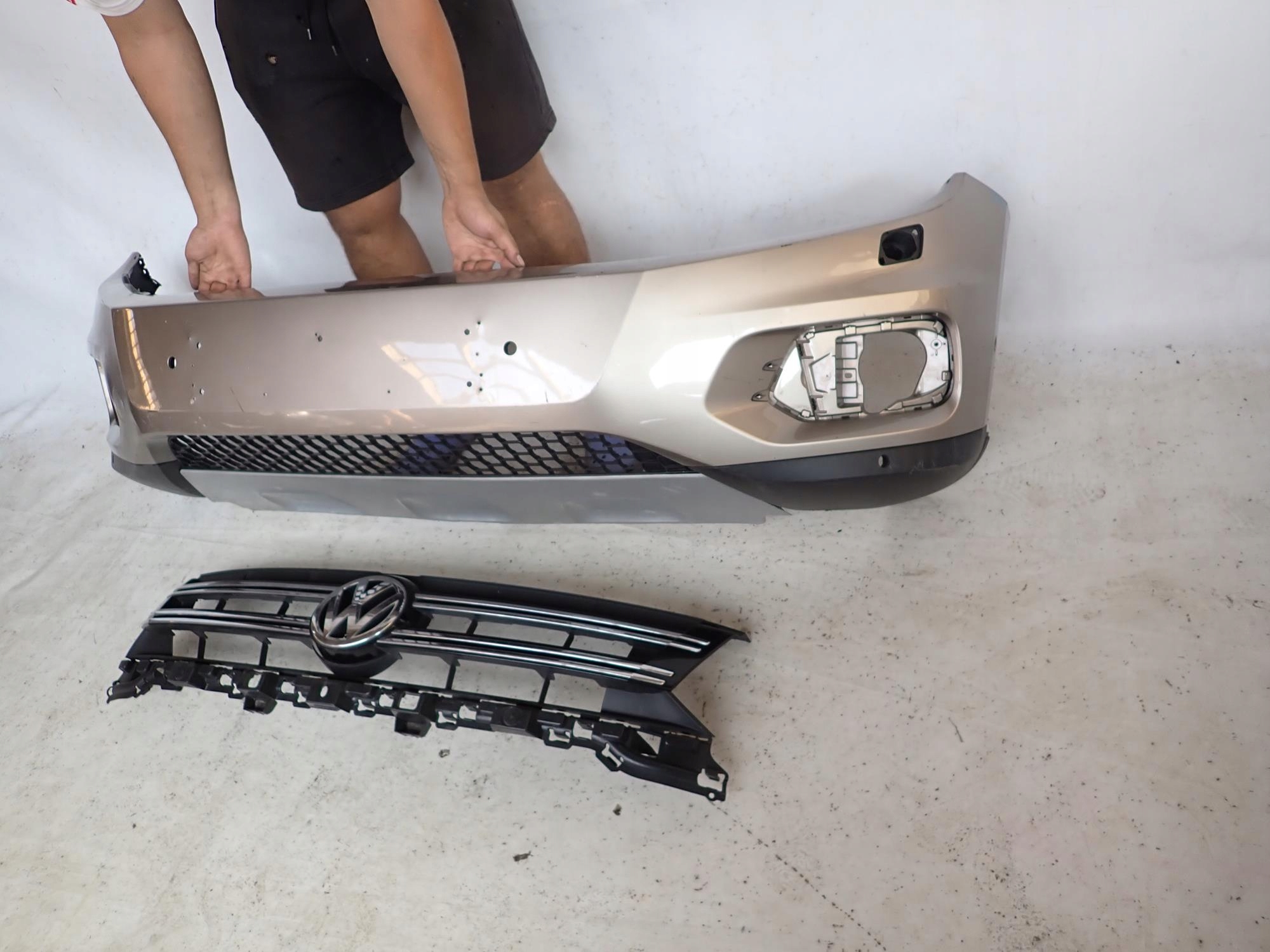 VW TIGUAN and 1 CROSS LIFT 11-16 bumper front front washer PDC