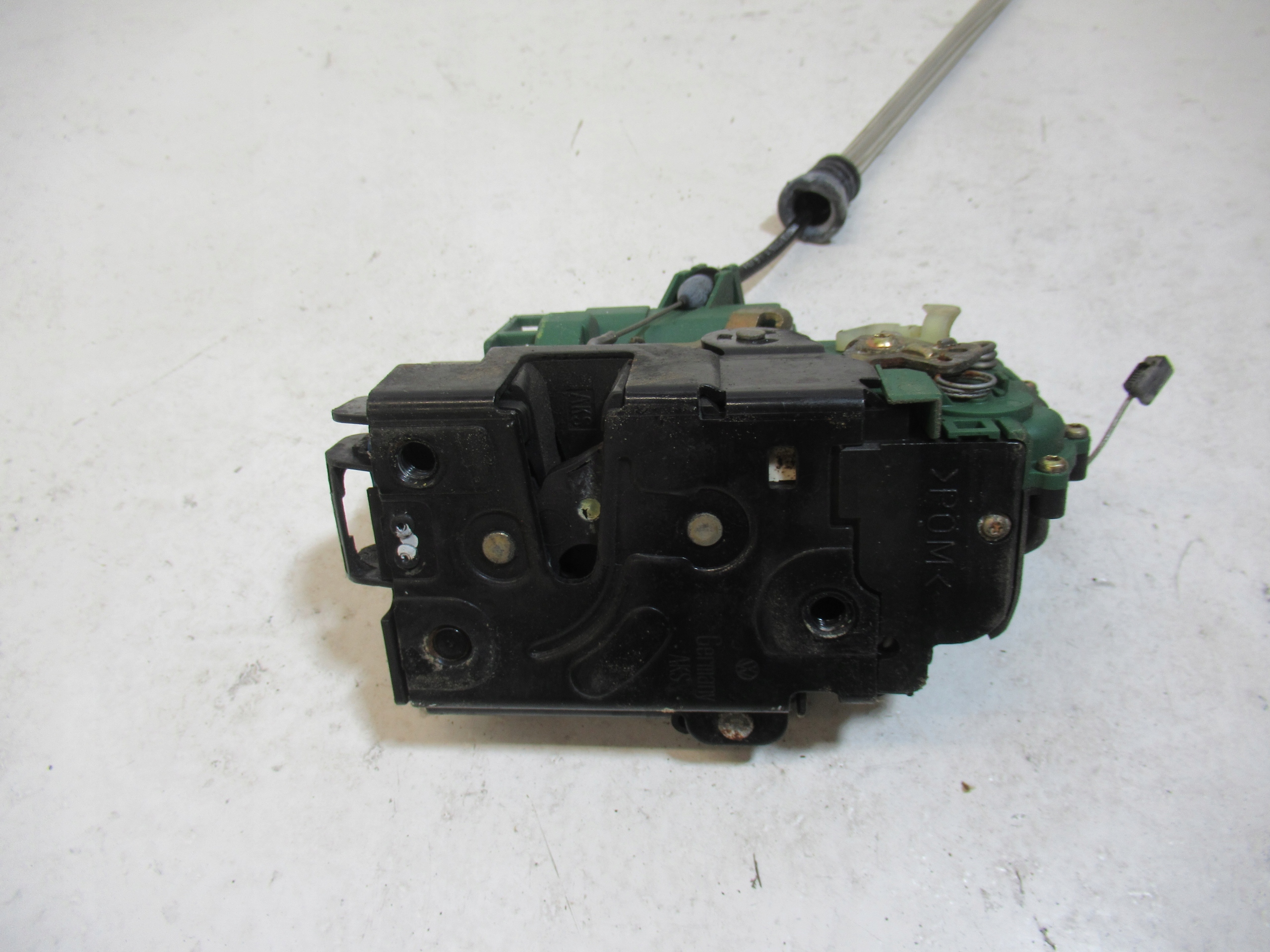lock door CENTRALNY right front SEAT LEON 3B1837016AD