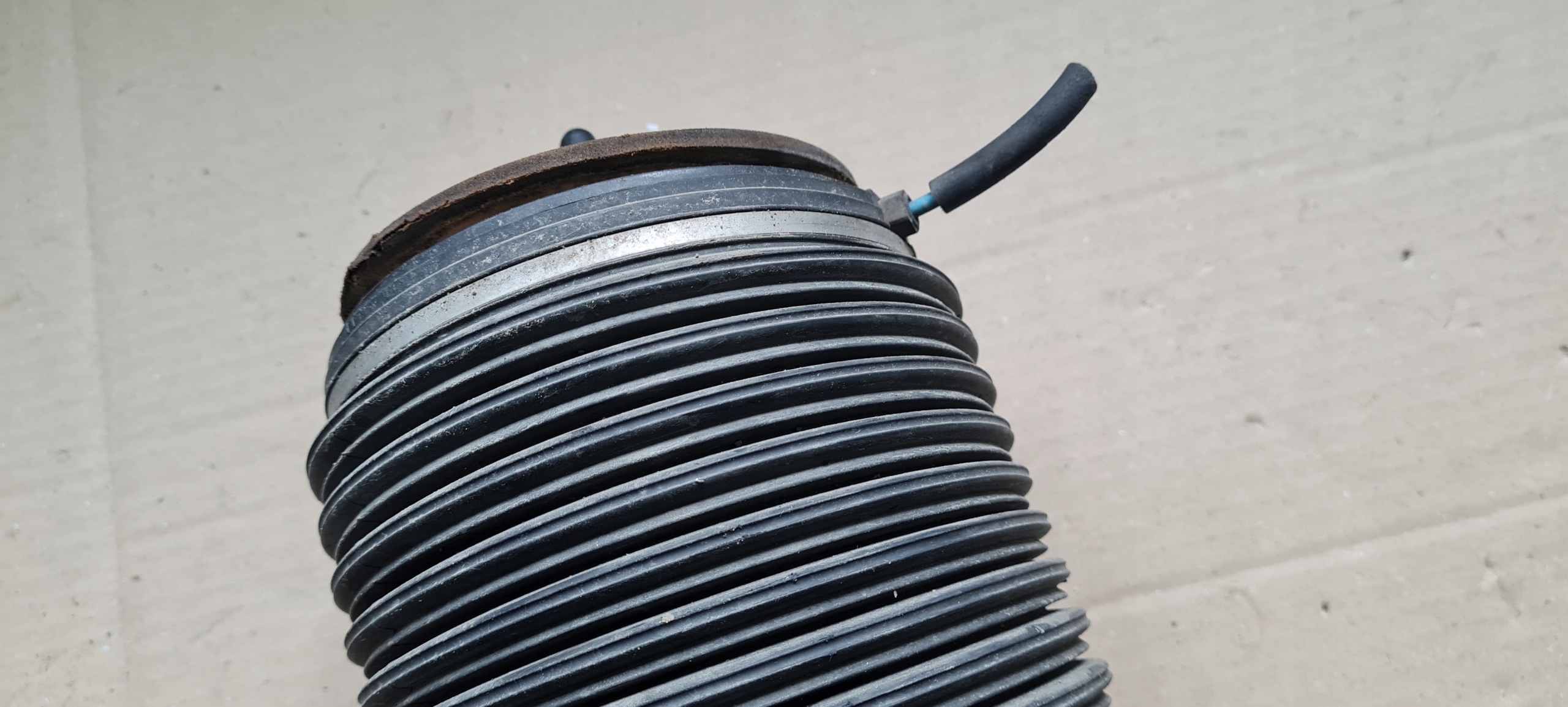 S7 4G A7 MIECH airbag PNEUMATYCZNA springing right rear part S6 C7 A6
