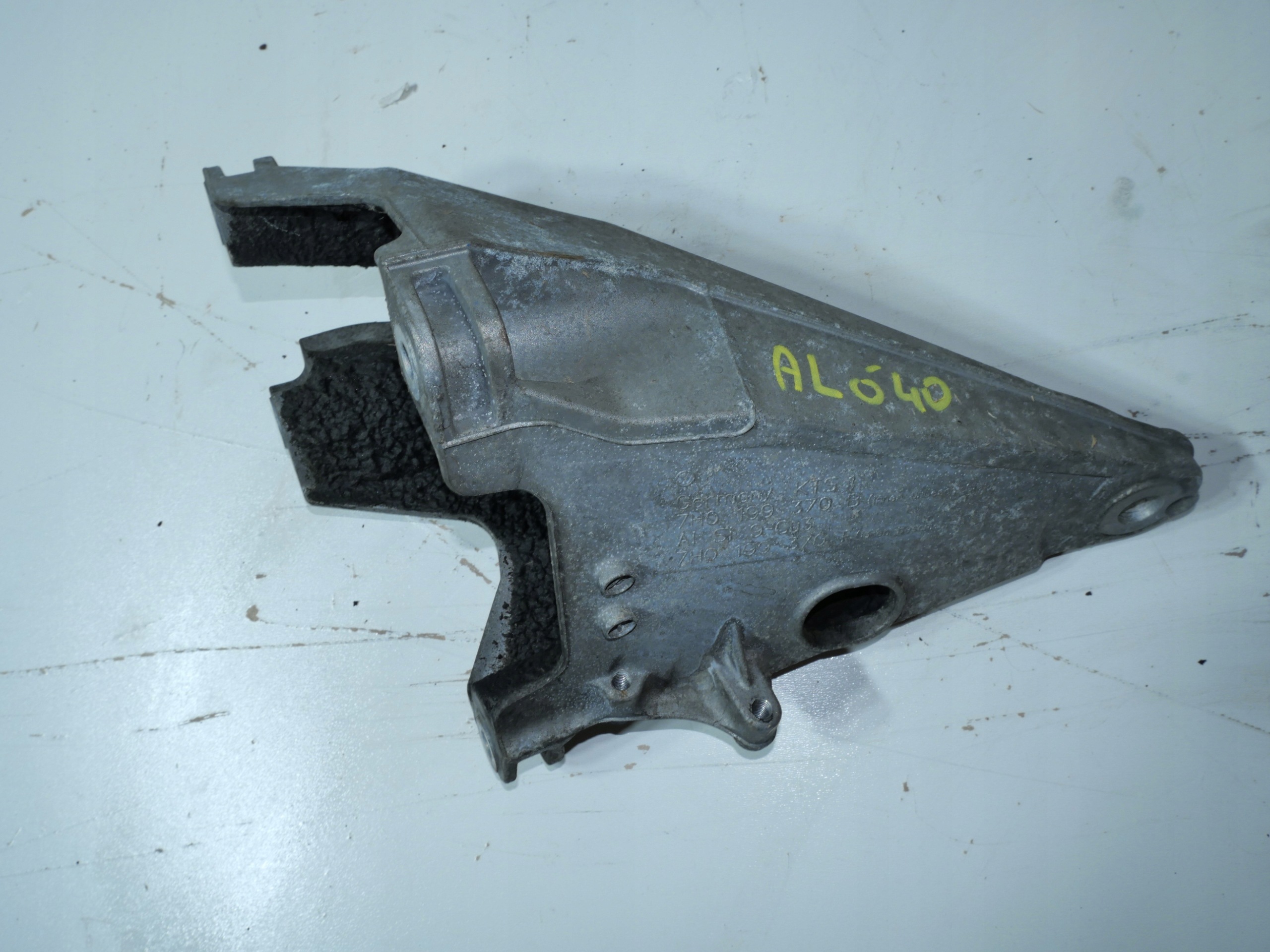 engine mount VW T5 TDI 7H0199370B