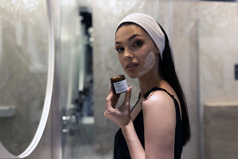 AKTYWNY PEELING DO TWARZY TRUSKAWKA DELIKATNY SCRUB 100% WEGAŃSKI 50 G Kod producenta AKTYWNY PEELING DO TWARZY TRUSKAWKA 50 G
