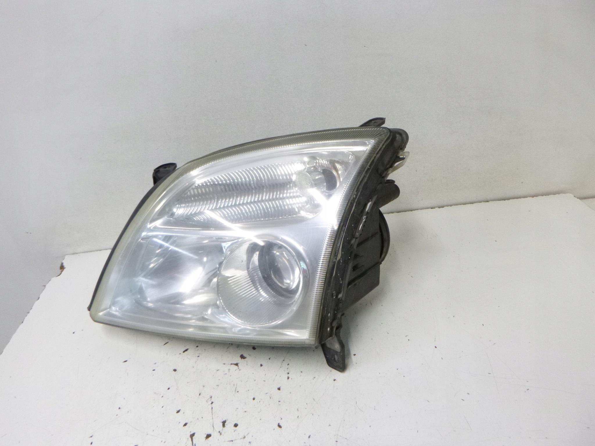 light front Opel Signum / Vectra C 04r. 15588700