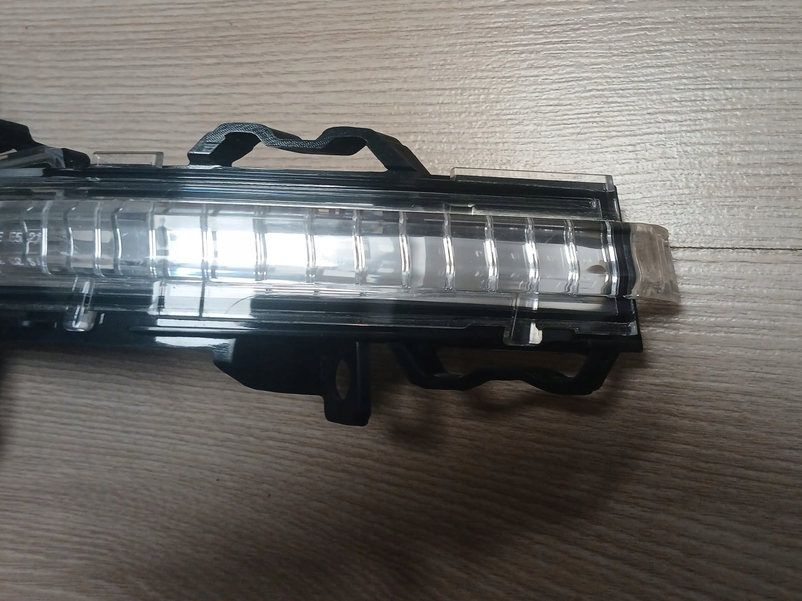 VW ID. BUZZ indicator LED of left mirrors OE