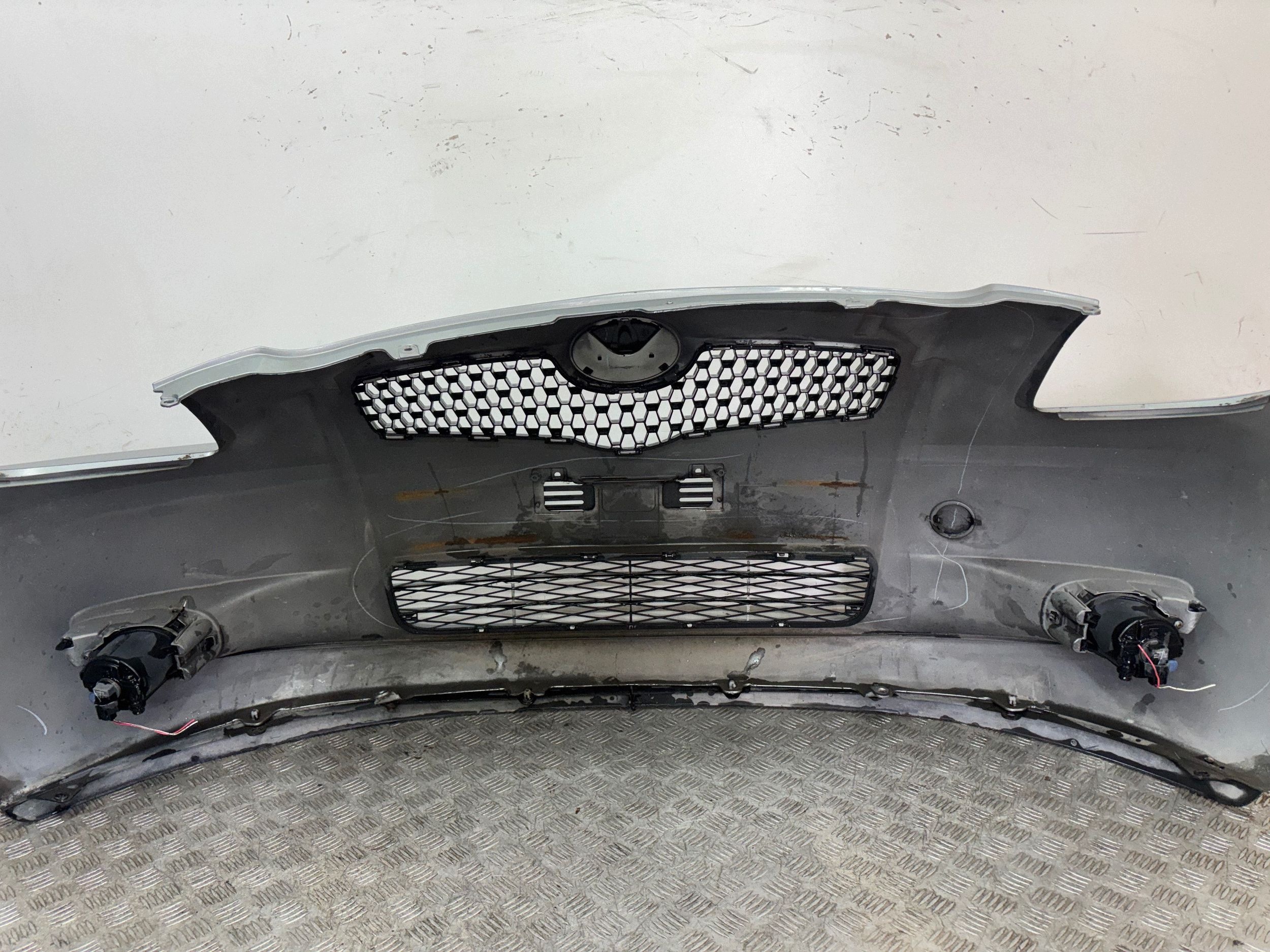bumper front front TOYOTA YARIS II 2