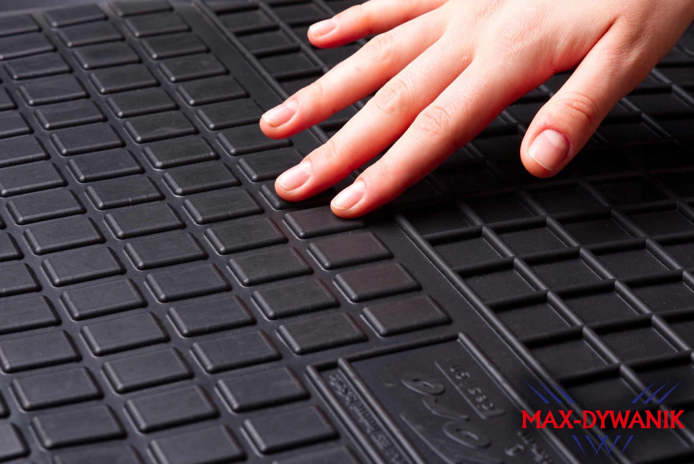 Alfa Romeo Stelvio 2016- Dywaniki z osłoną tunelu Liczba elementów 5