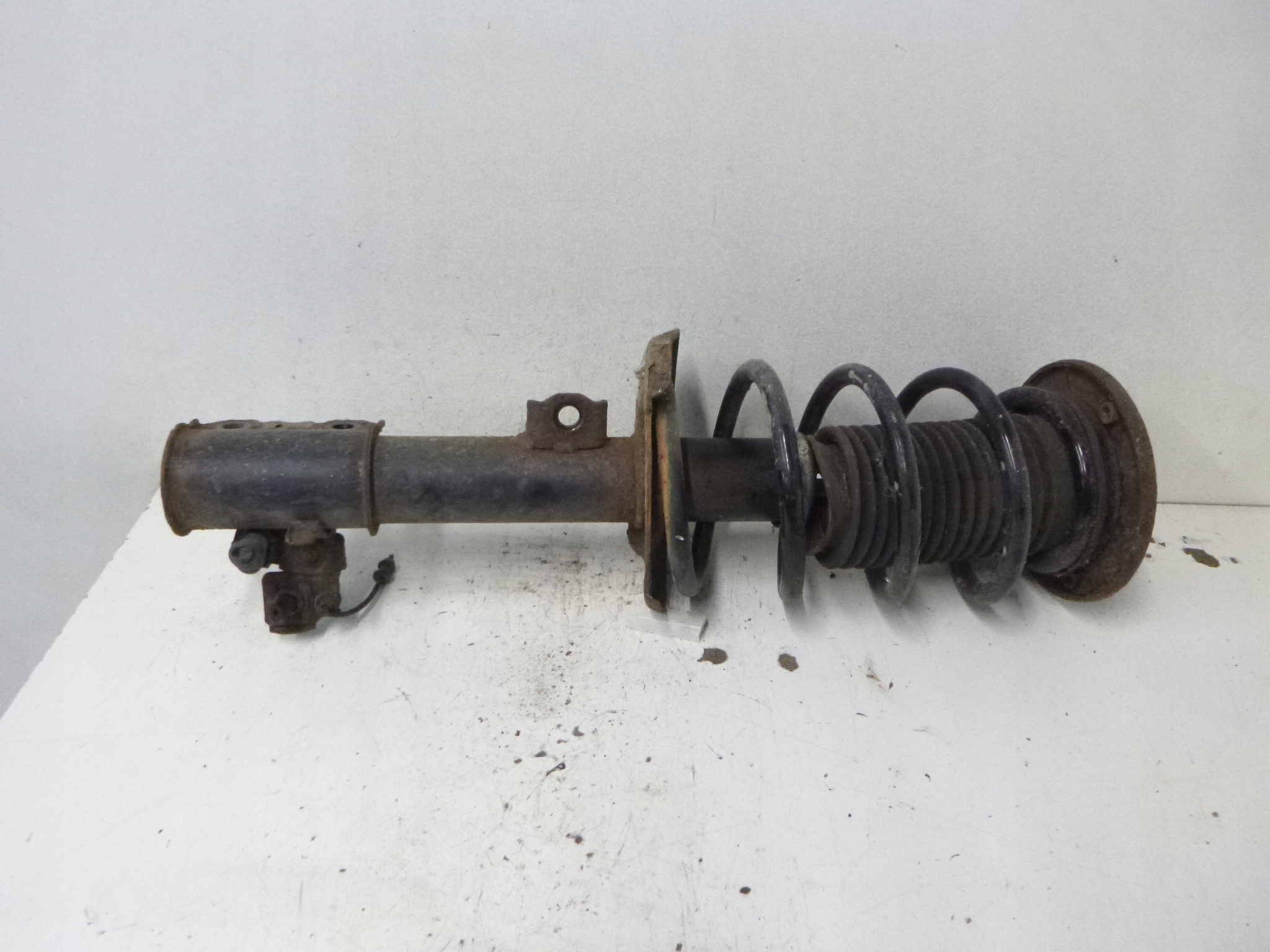 shock absorber front left Opel Signum Vectra 2.2 04r