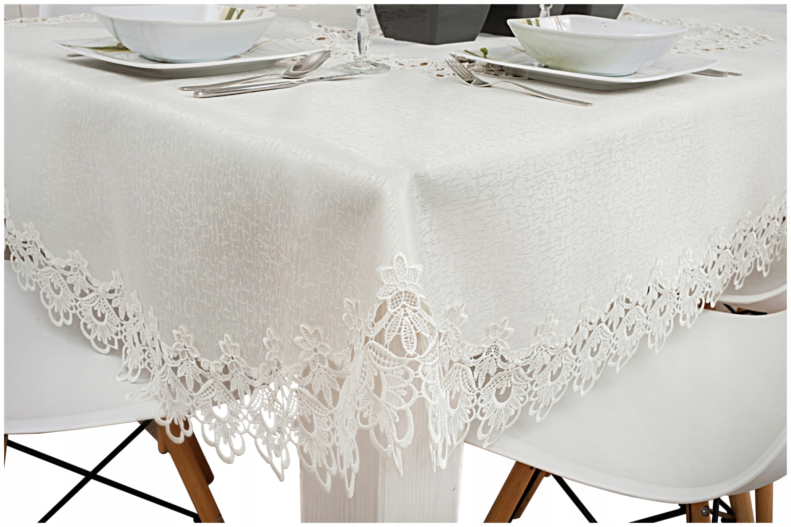 Obrus OWALNY z gipiurą plamoodporny 160x300 ECRU Typ obrus