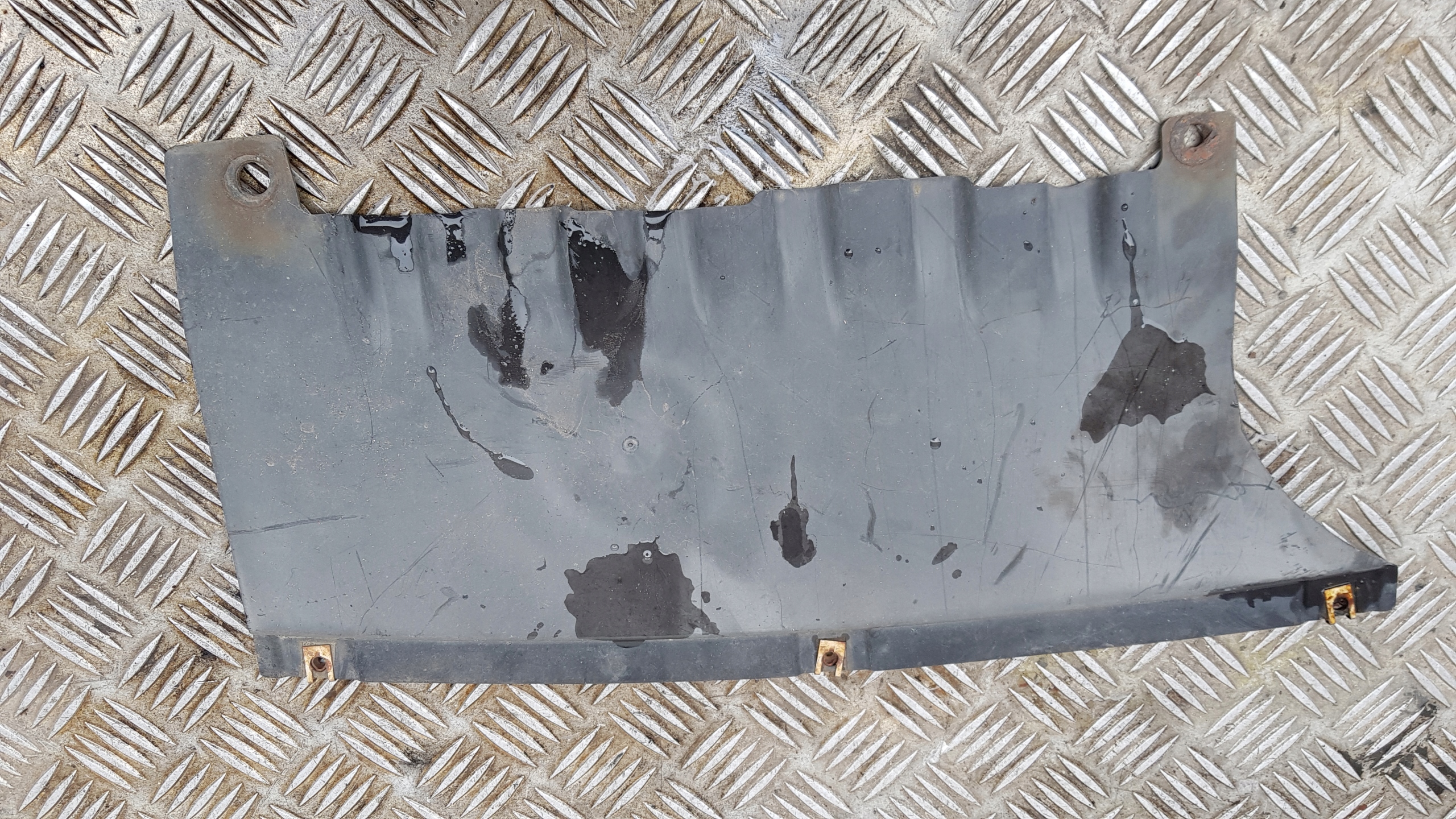 cover below rear bumper BMW 1 E87 E81