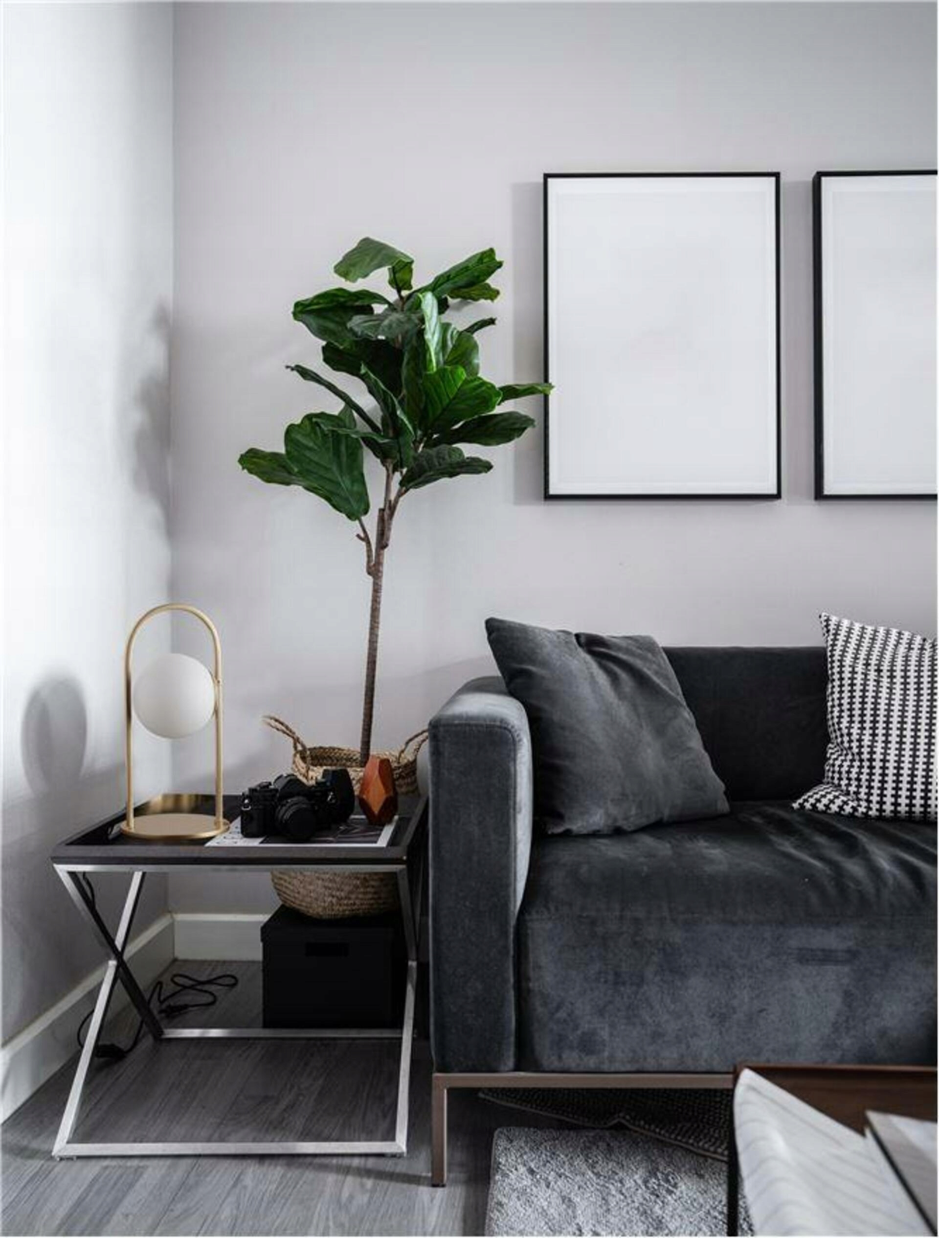 Nova Luce stolná lampa Hook saténový zlatý kov a opálové biele sklo Led 4.8W