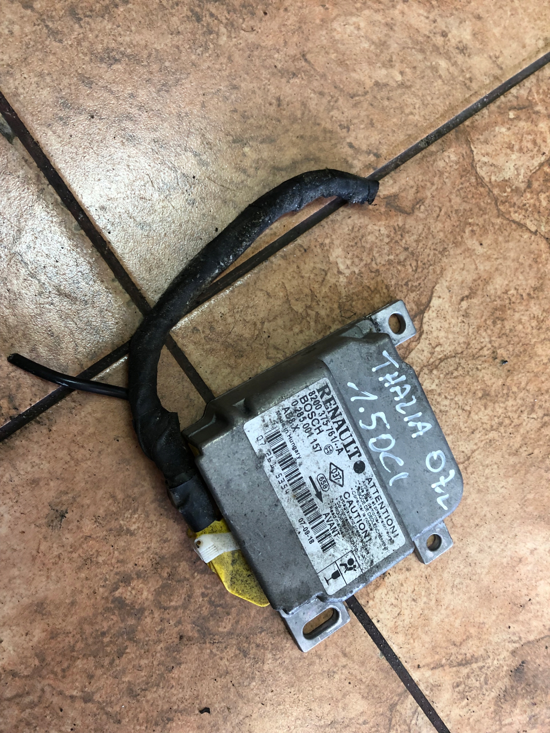 THALIA 1.5DCI 07' MODUŁ SENSOR AIRBAG 8200375761 0285001157