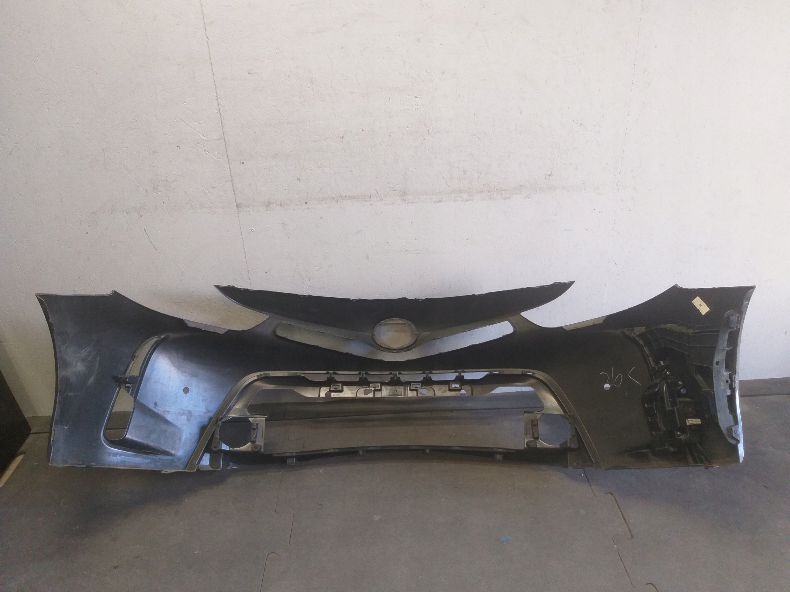BUMPER FRONT TOYOTA PRIUS LIFT 12
