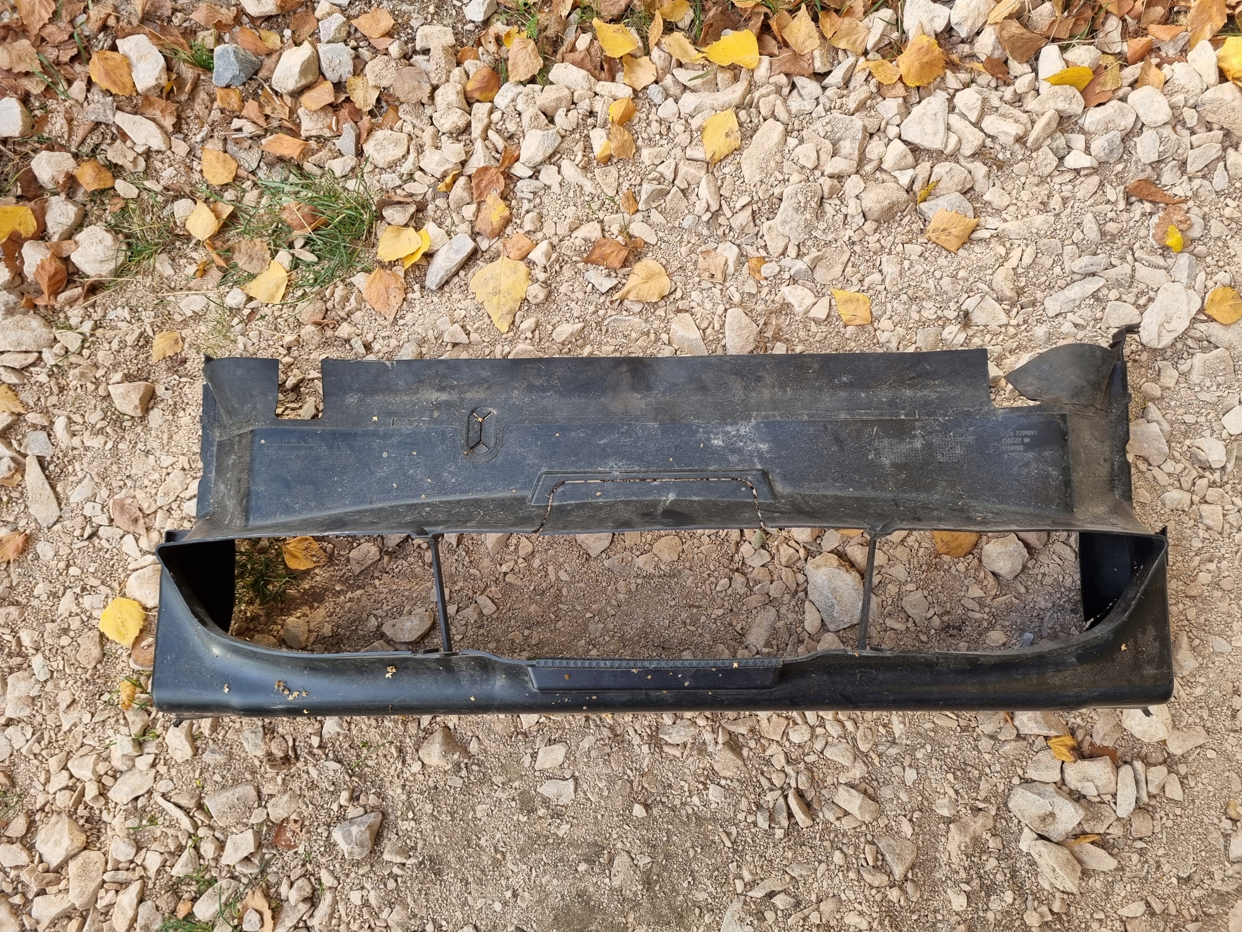 51747293730 - BMW 3 F34 воздуховод на входе рулевого колеса