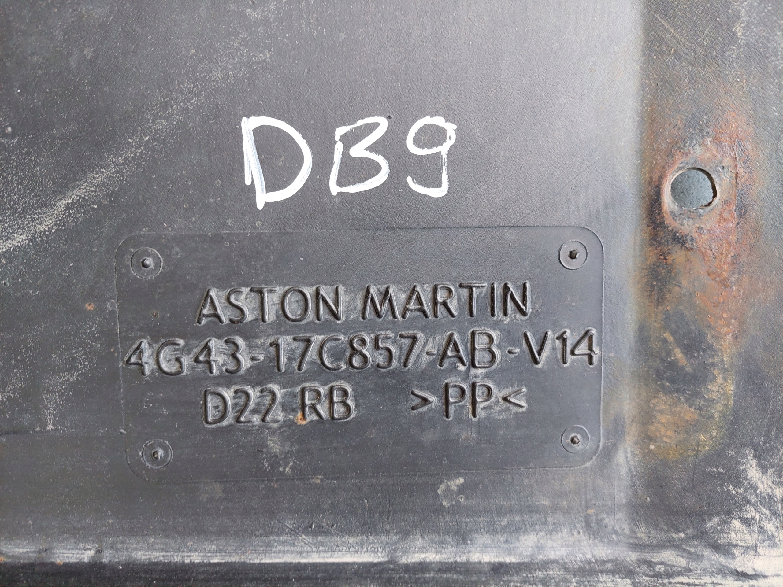 cover rear part rear chassis bodywork 4G43-17C857-AB ASTON MARTIN DB9