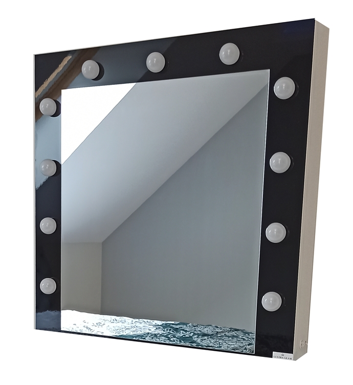 Zrkadlo na make-up s čiernym leskom a osvetlením