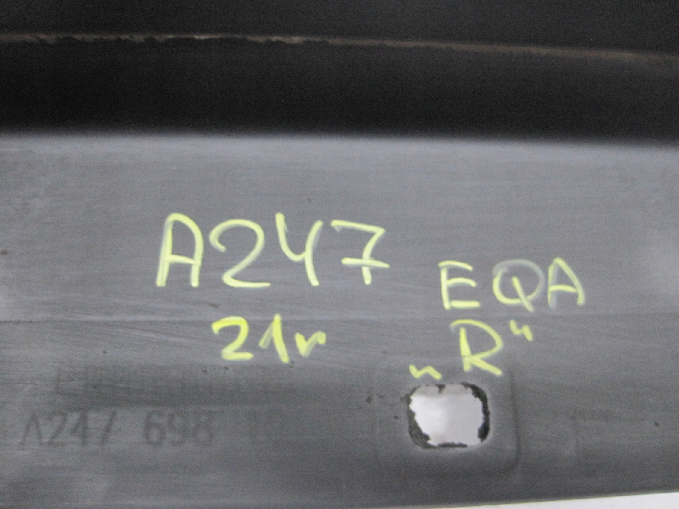 cap threshold MERCEDES EQA A247 right