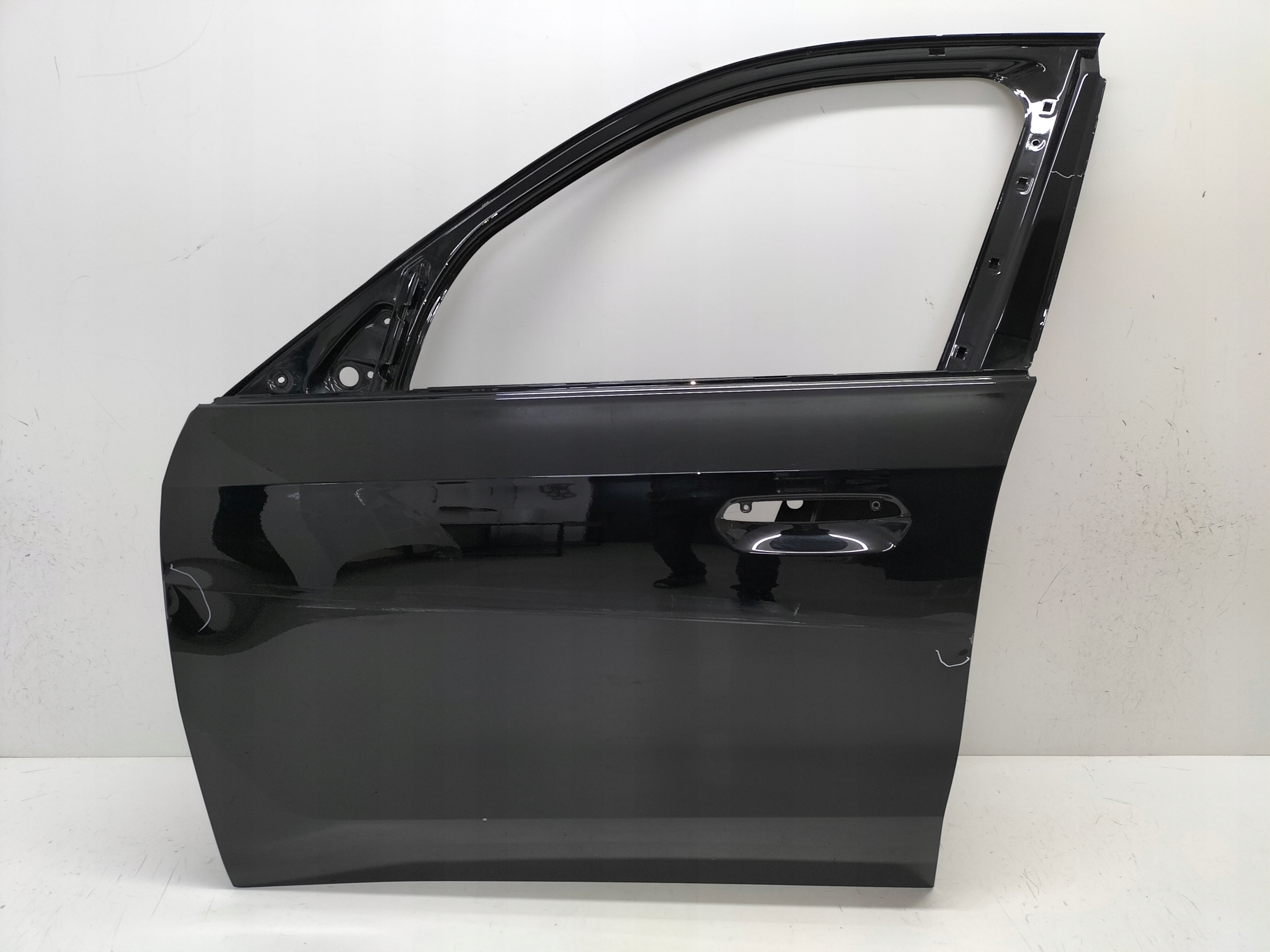 door front front left BMW X1 U11 22
