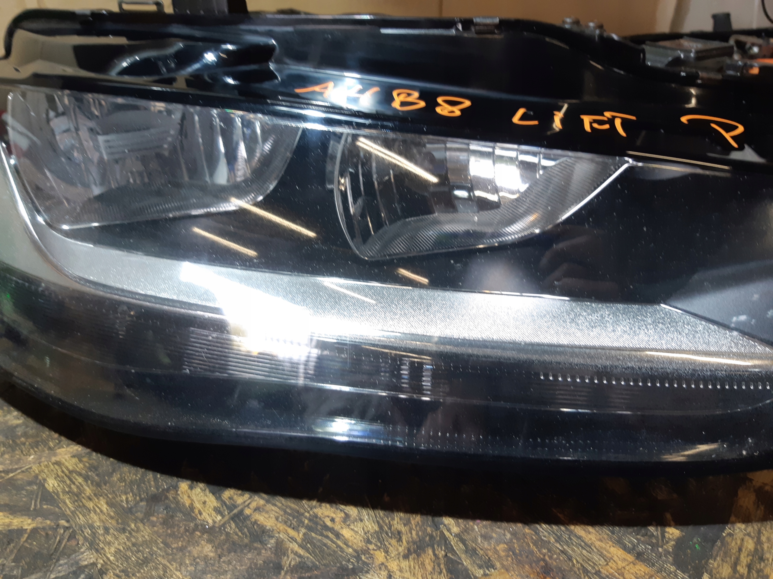 AUDI A4 B8 LIFT light right front right front 8K0941004AC