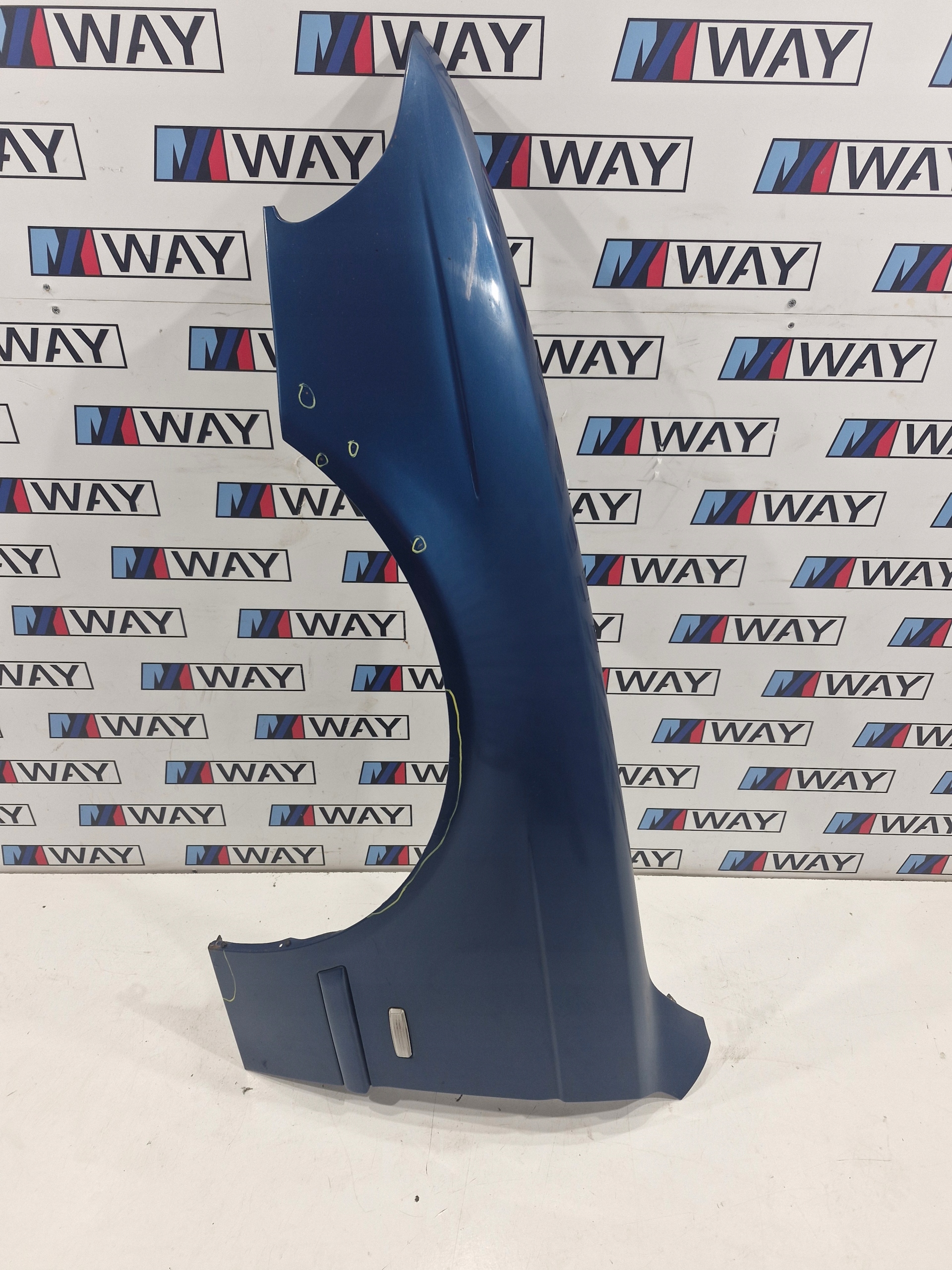 BMW E39 fender left front 364/5 TOPASBLAU