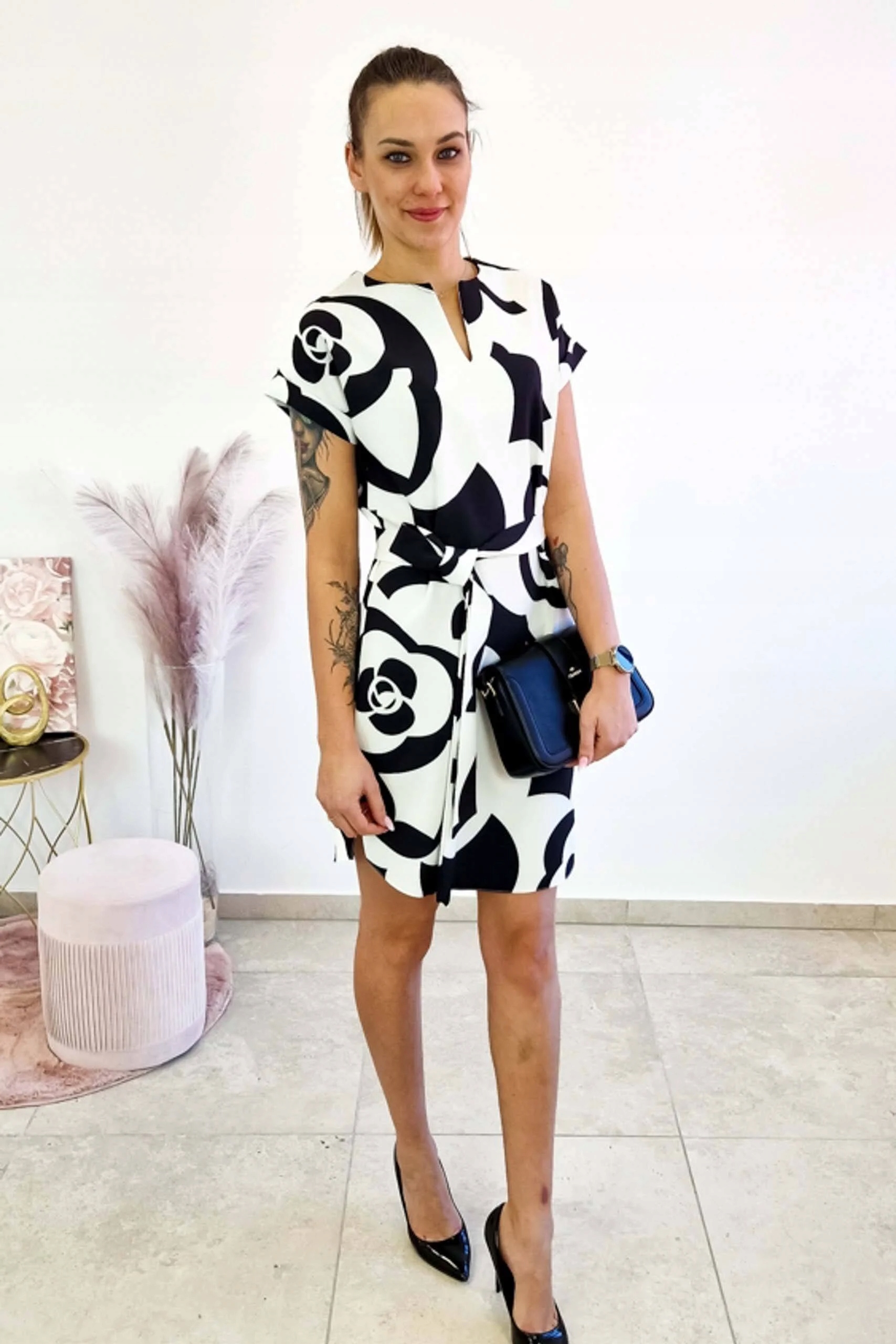 Elegantní Šaty s páskem Camilla Bílo-černá 44