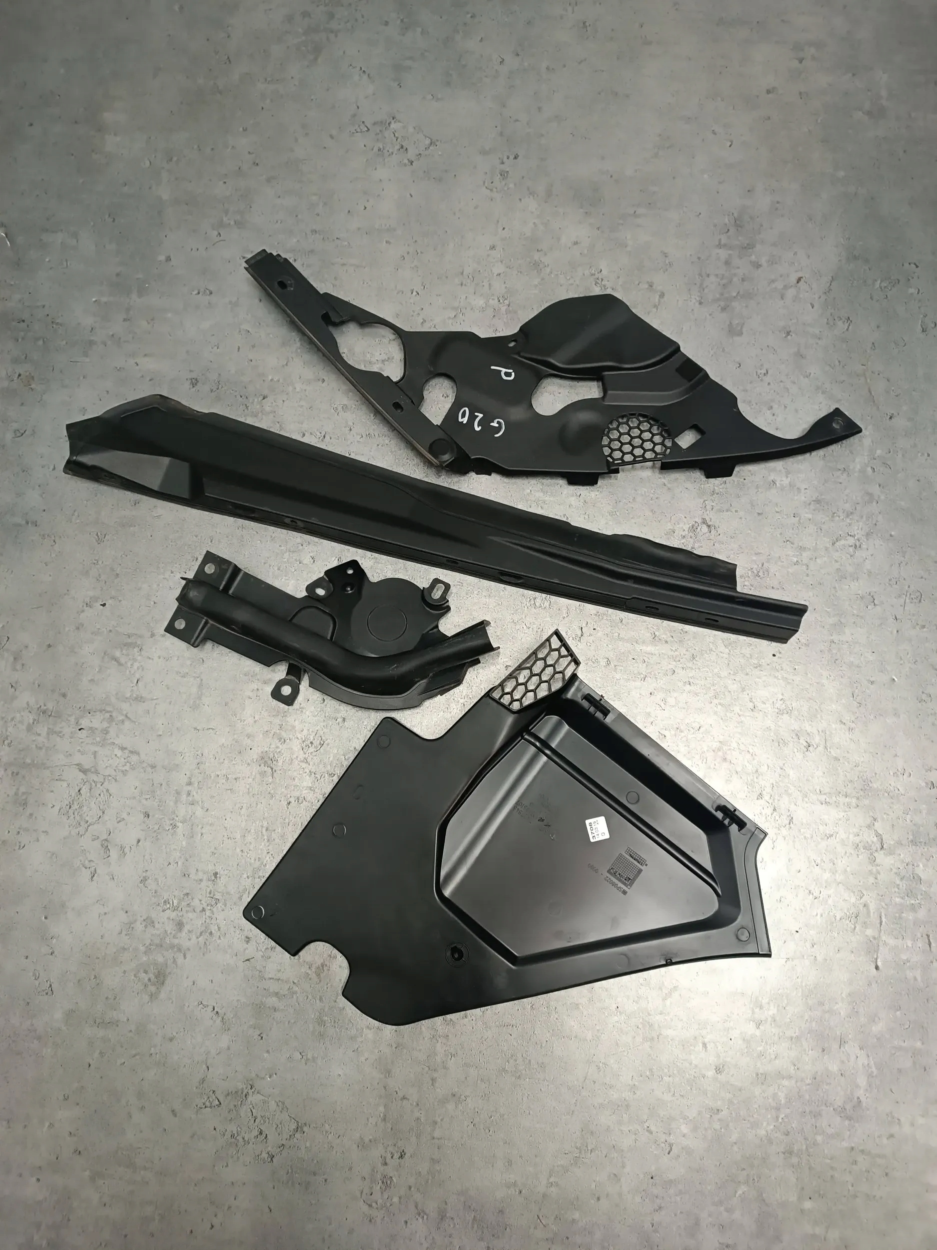 BMW 3 G20 G21 podszybie elementy podszybia zestw strona prawa