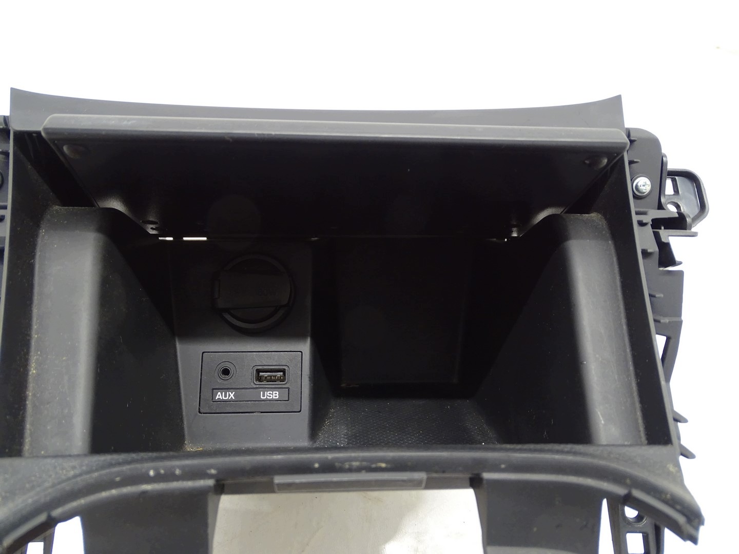 passenger compartment central consoles USB AUX HYUNDAI I10 II 84780-B9830