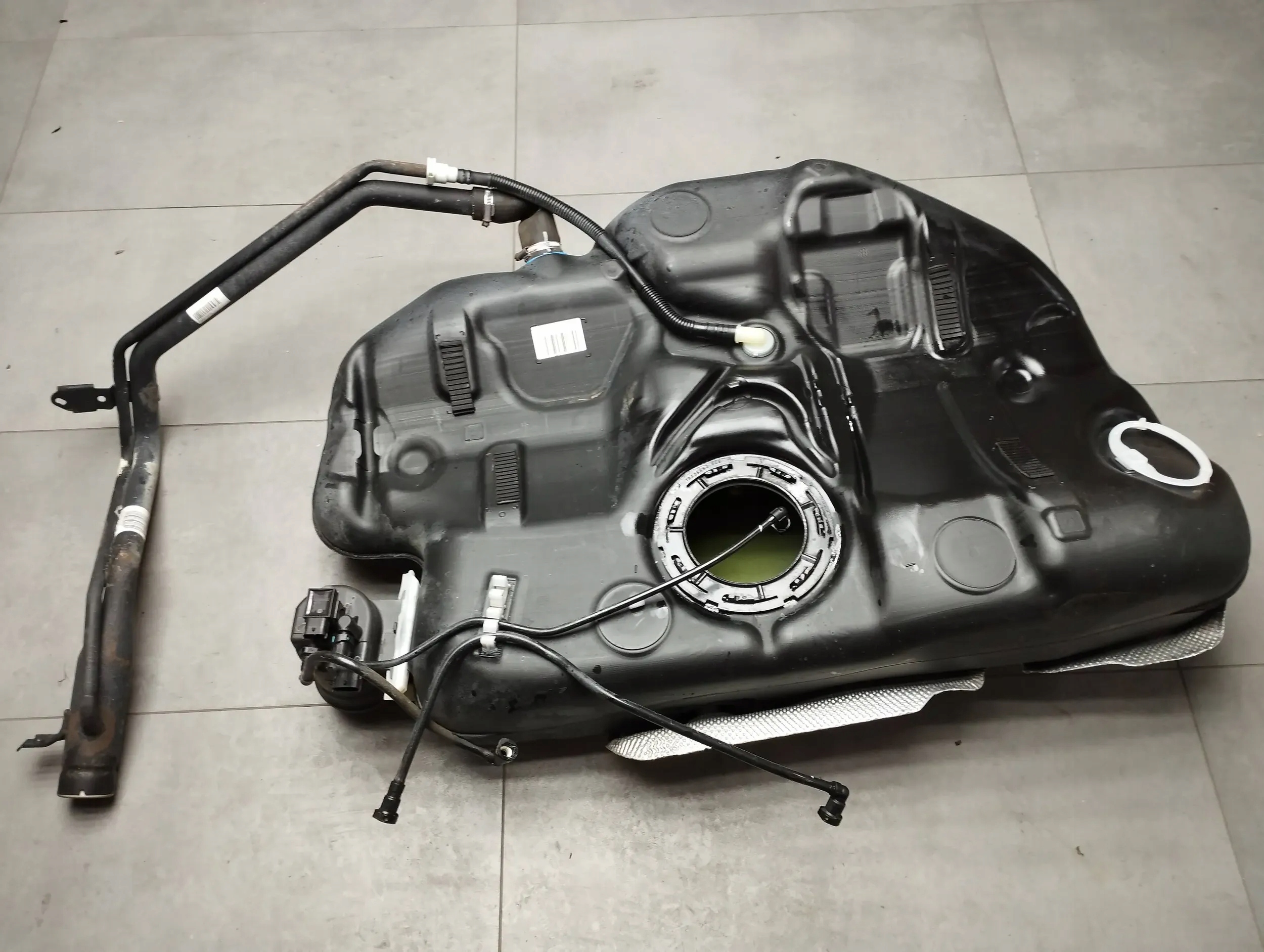 Opel Insignia A 1.6 CDTI KOMBI tank